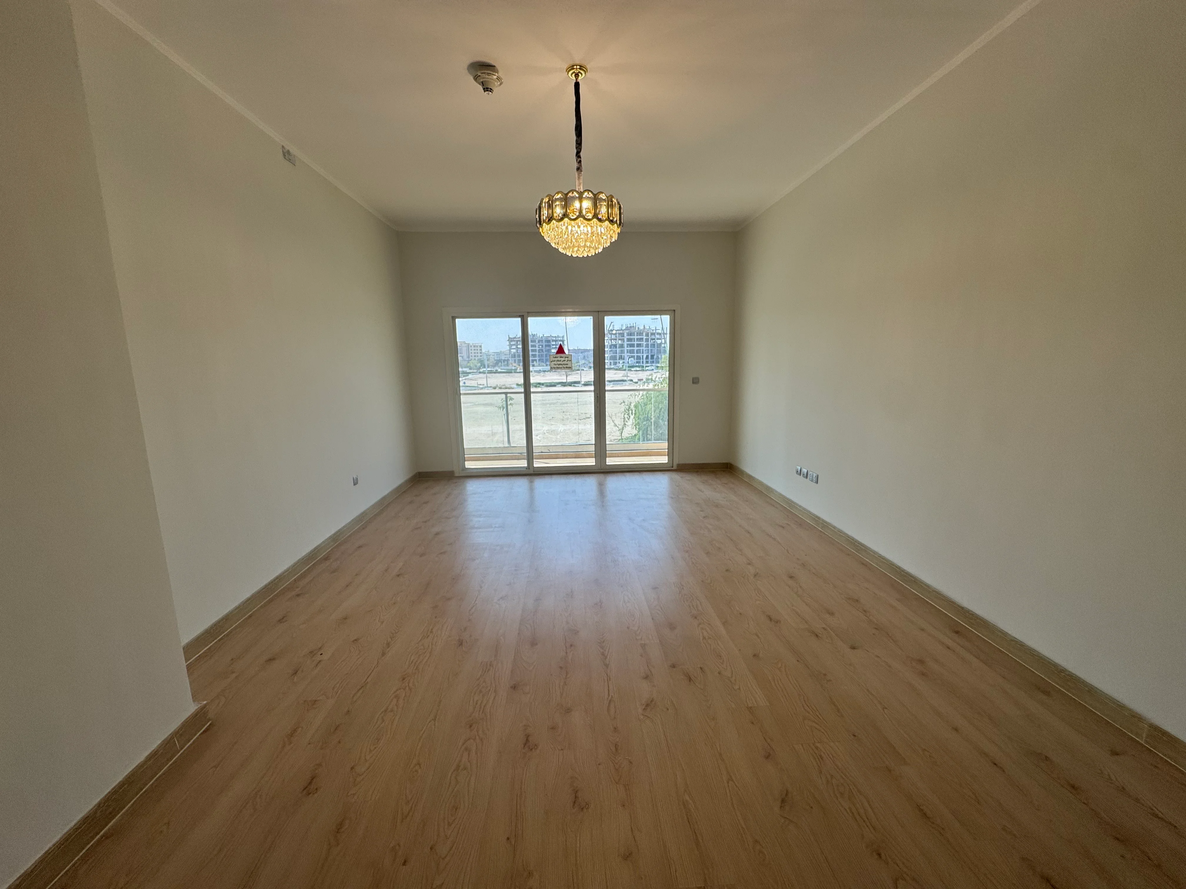 COZY 1 BEDROOM SEMI FURNISHED WITH BIG BALCONY