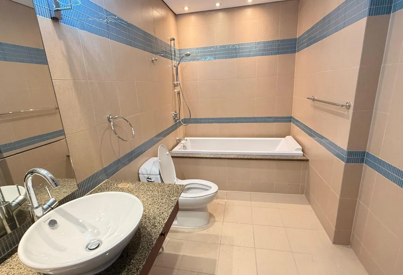 ELEGANT 4BHK LUXURY SEMI-FURNISHED TOWNHOUSE.|