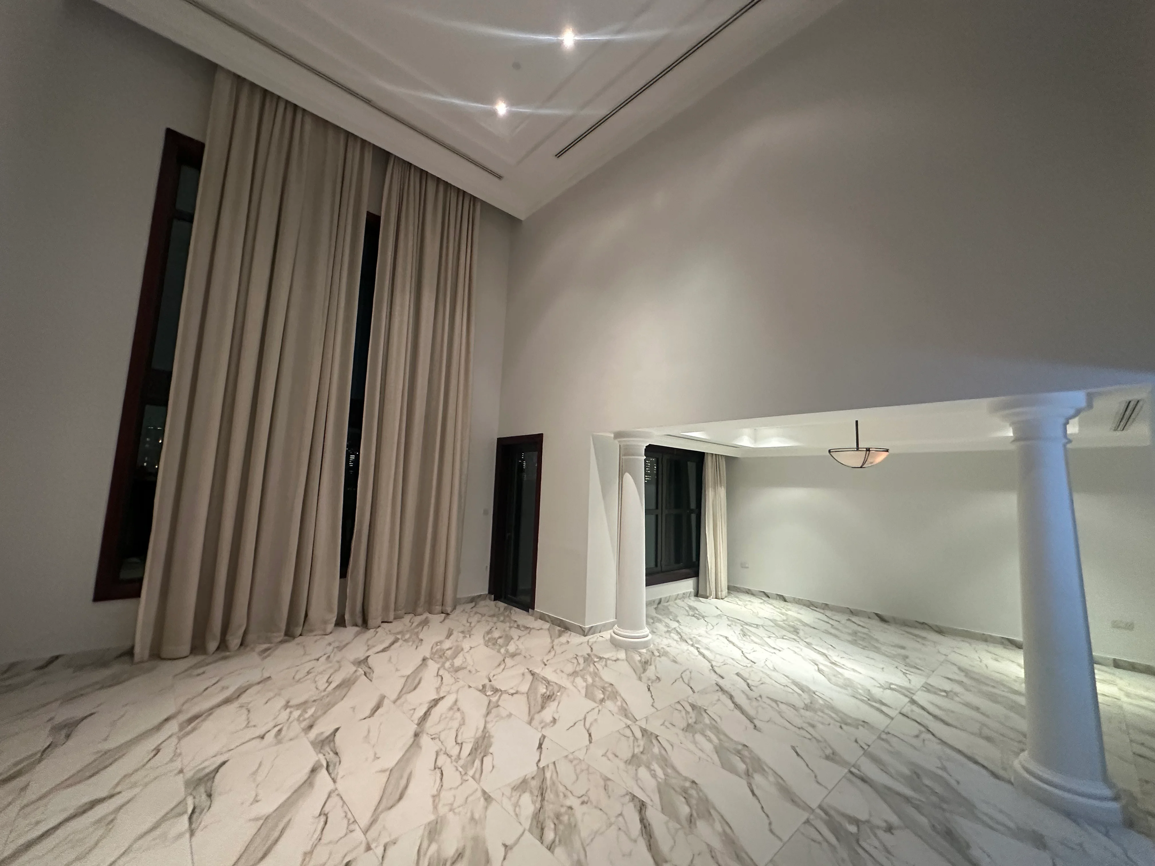 Townhouse Duplex || 4 Bedroom || Marina View - view 2
