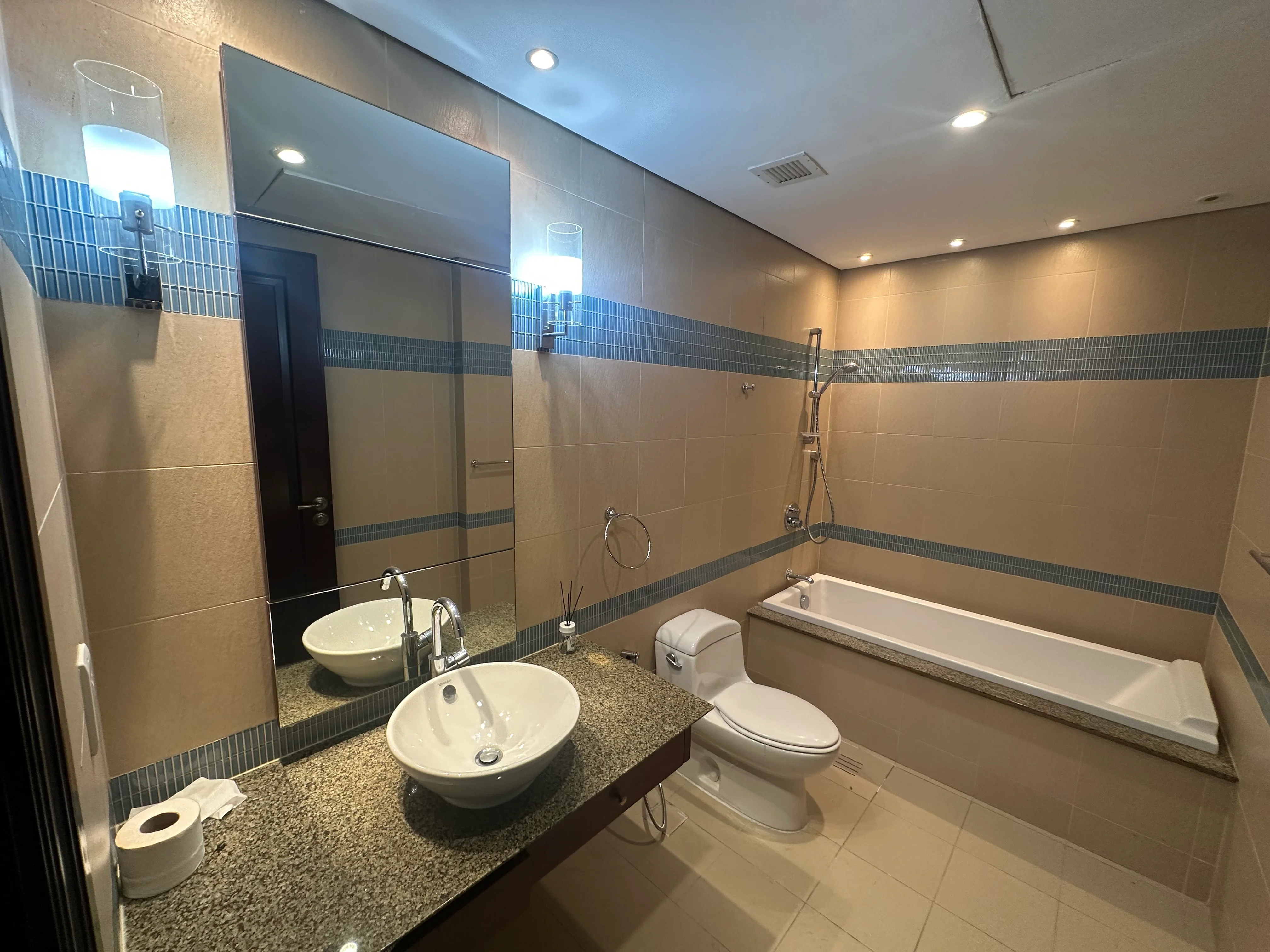 Townhouse Duplex || 4 Bedroom || Marina View