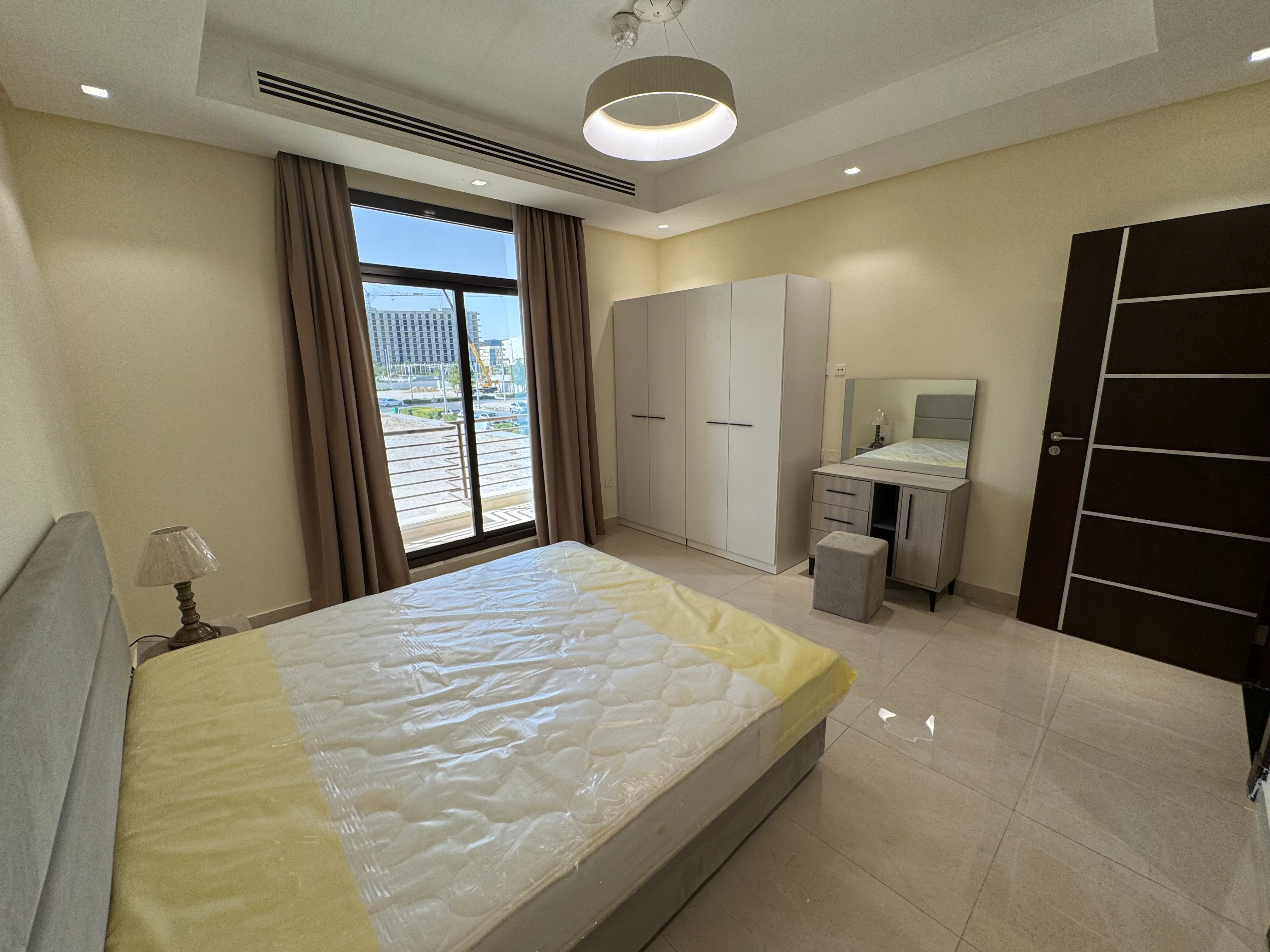BRAND NEW 1BEDROOM FULLY FURNISHED WITH BALCONY