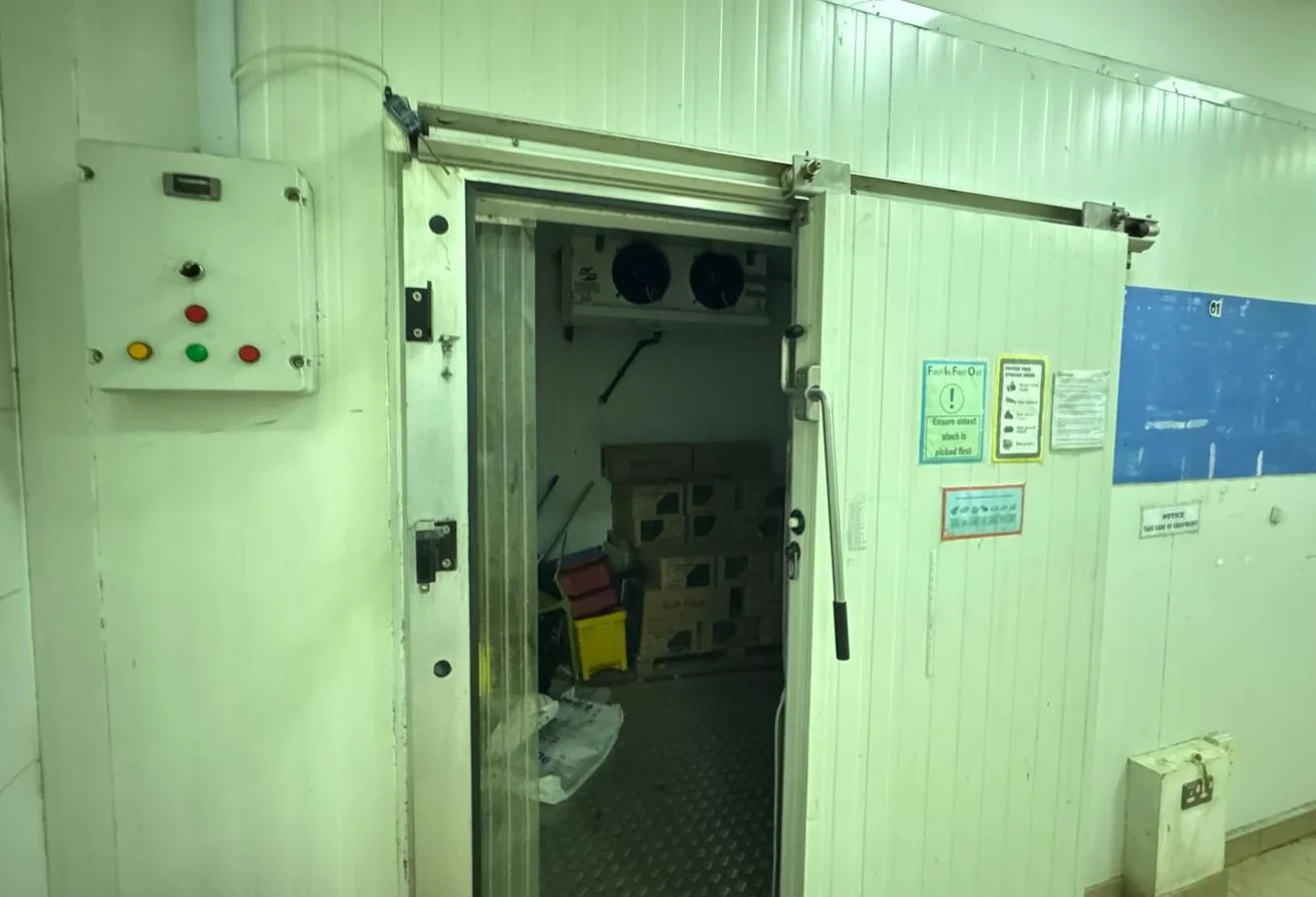 Fitted F&B Shop in Prime Retail Location No Key M