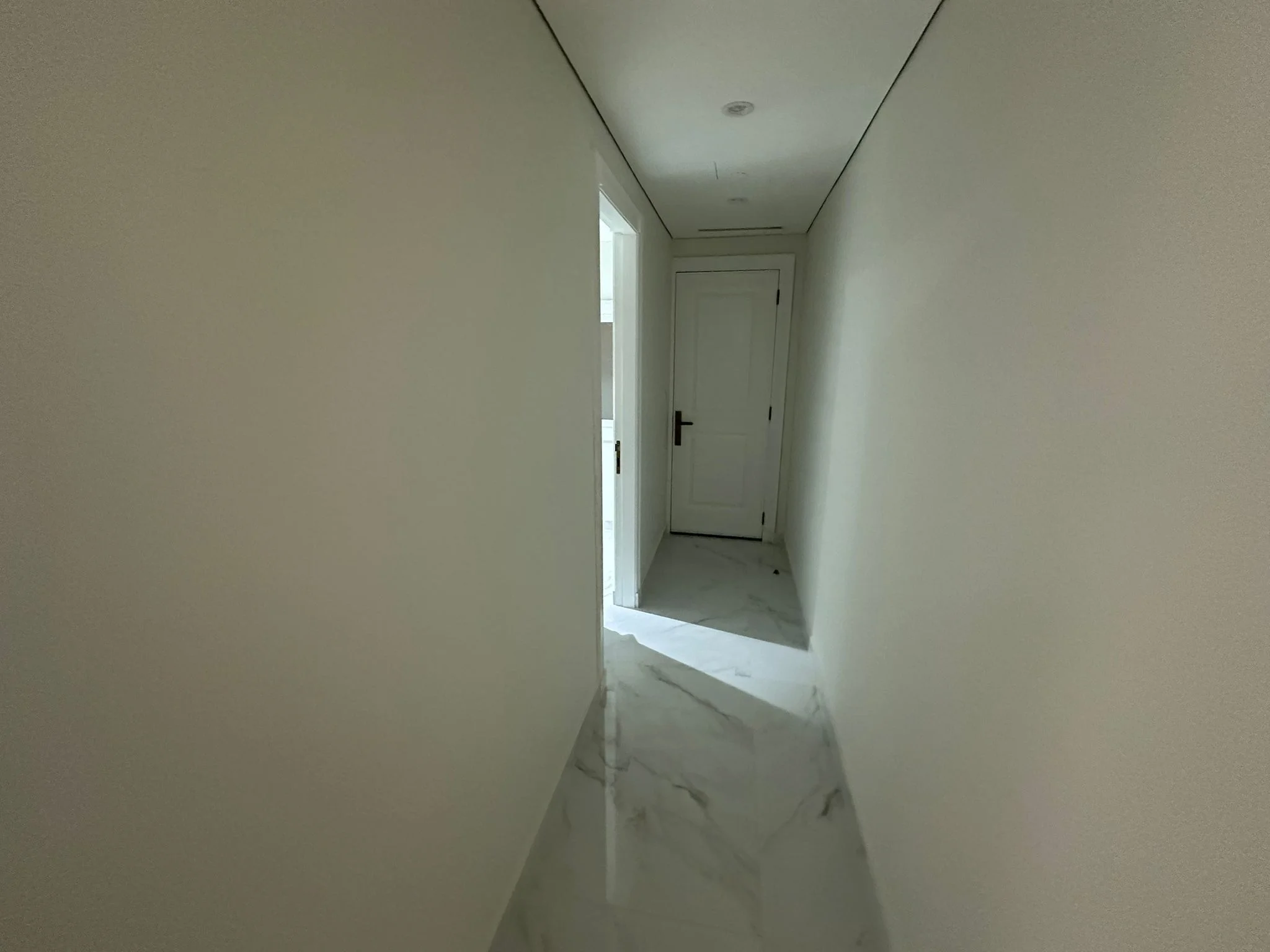 Upgraded Triplex Townhouse 4bedrooms for sale