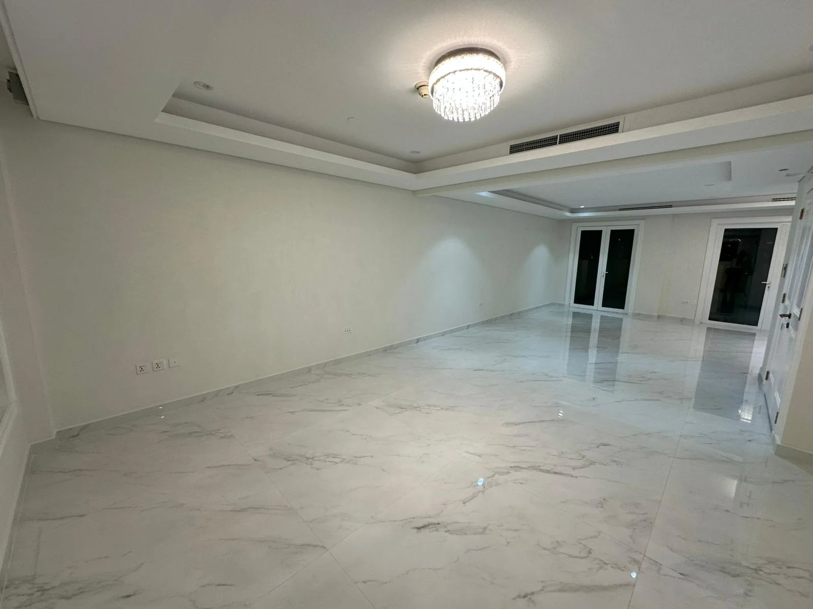 Upgraded Triplex Townhouse 4bedrooms for sale