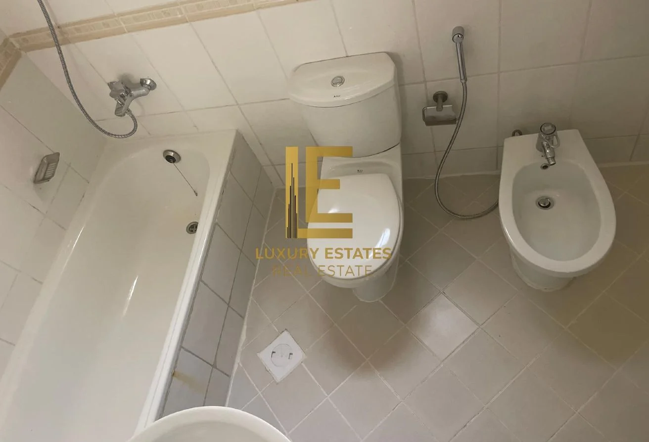 Executive Duplex villa | 5BR + Guest Suite Excl b