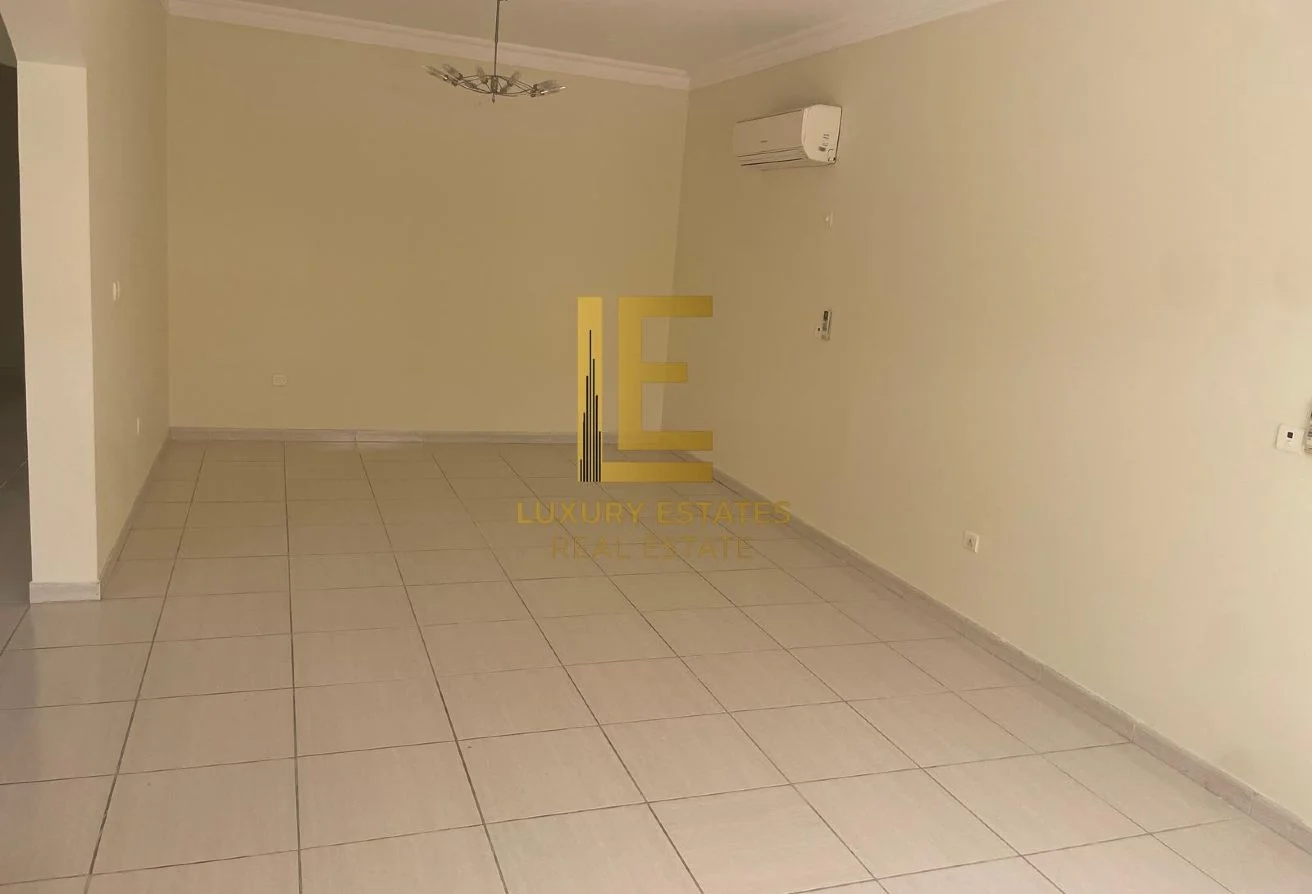 Executive Duplex villa | 5BR + Guest Suite Excl b