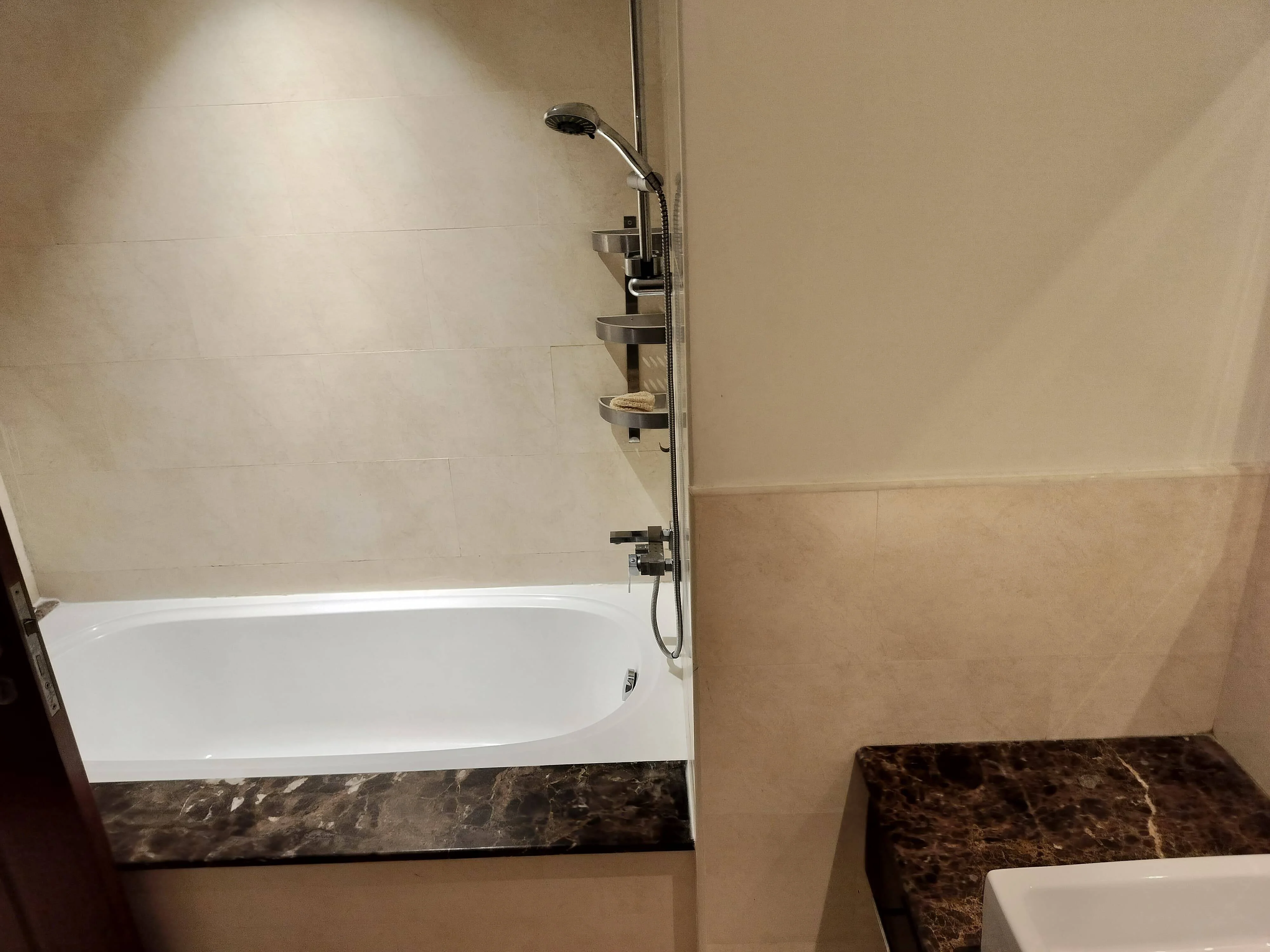 FREE ONE MONTH 1BEDROOM SEMI FURNISHED WITH MARINA