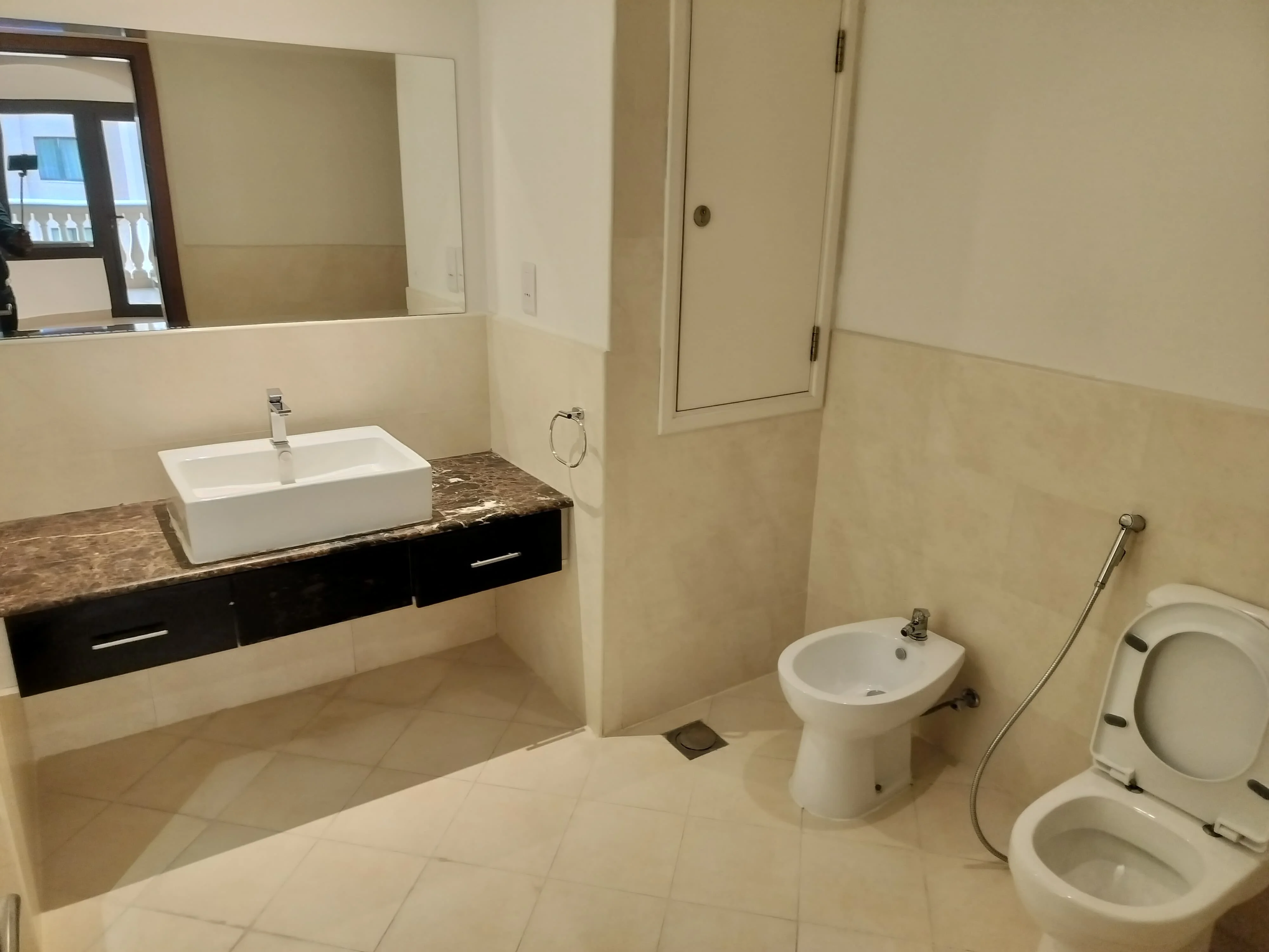 FREE ONE MONTH 1BEDROOM SEMI FURNISHED WITH MARINA