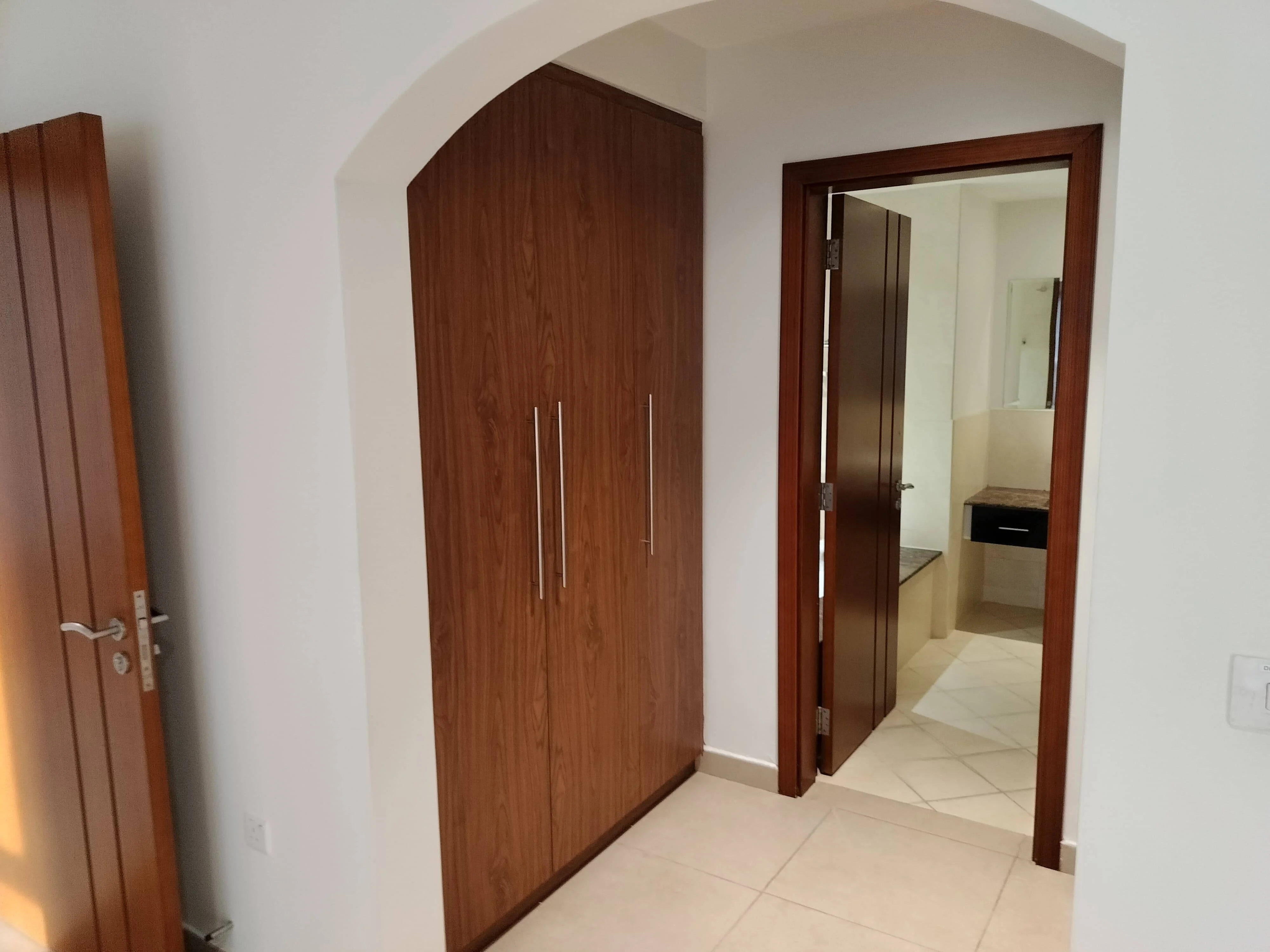 FREE ONE MONTH 1BEDROOM SEMI FURNISHED WITH MARINA