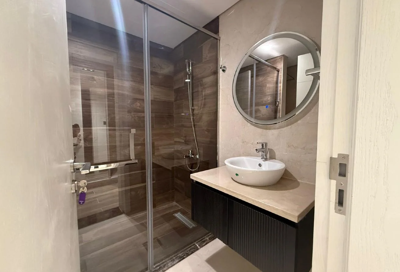 Elegant 2BHK Fully Furnished Brand New YasmenCity