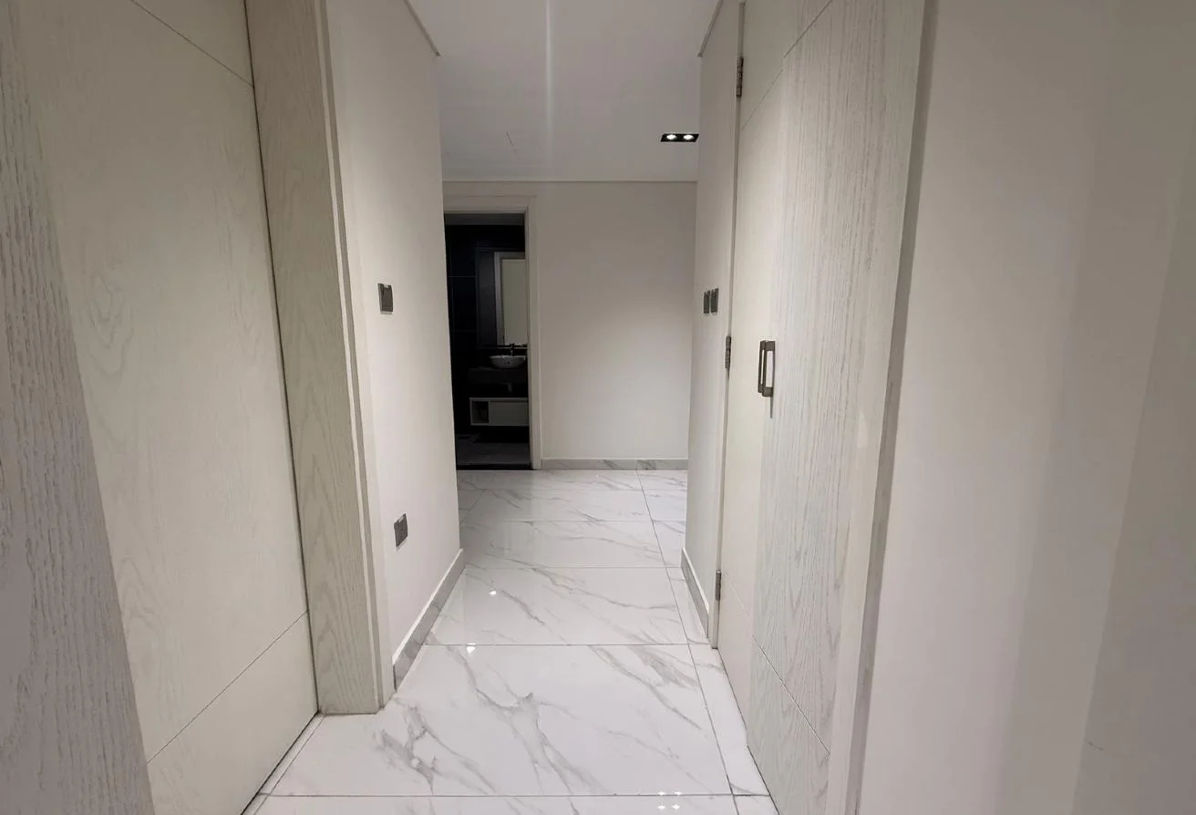 Elegant 2BHK Fully Furnished Brand New YasmenCity