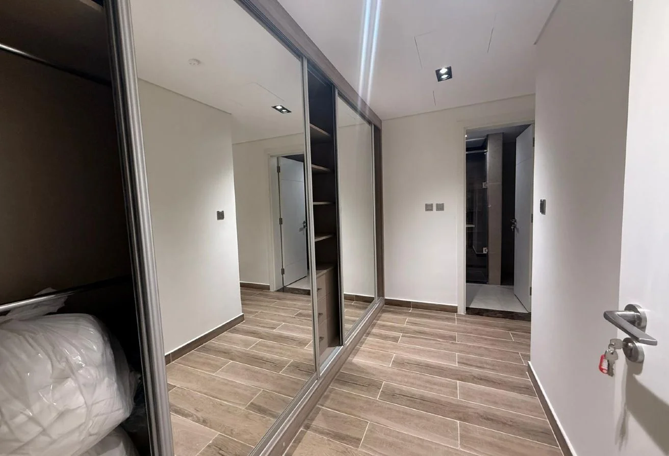 Elegant 2BHK Fully Furnished Brand New YasmenCity