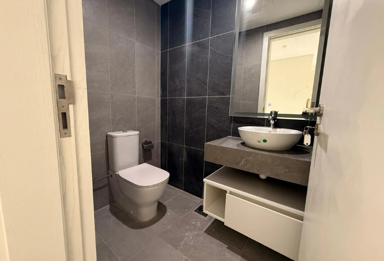 Elegant 2BHK Fully Furnished Brand New YasmenCity
