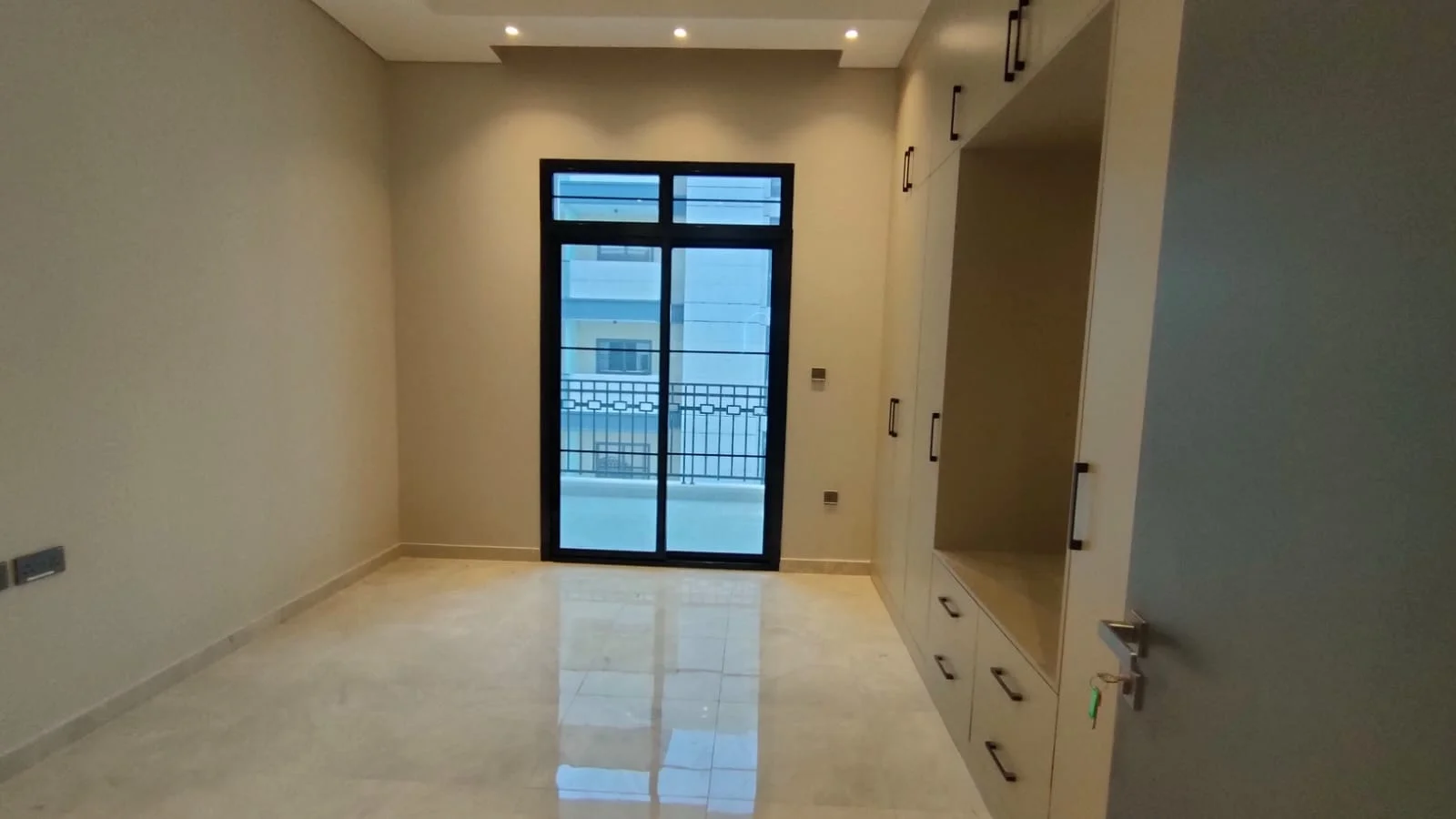 OWN 1BR WITH READY APARTMENT WITH 3 YEARS PLAN