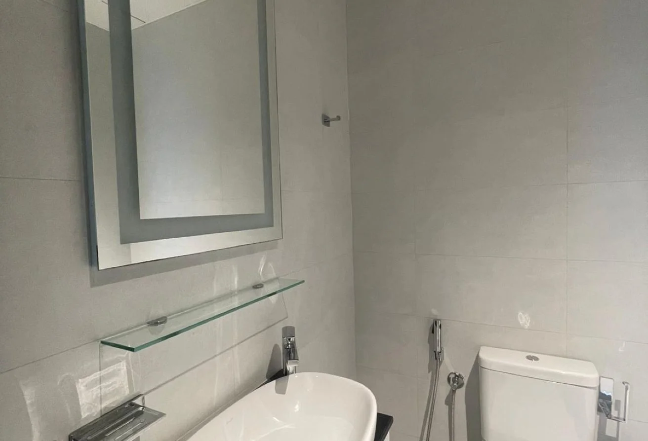 ELEGANT 2 BHK SEMI FURNISHED INCLUDING BILLS