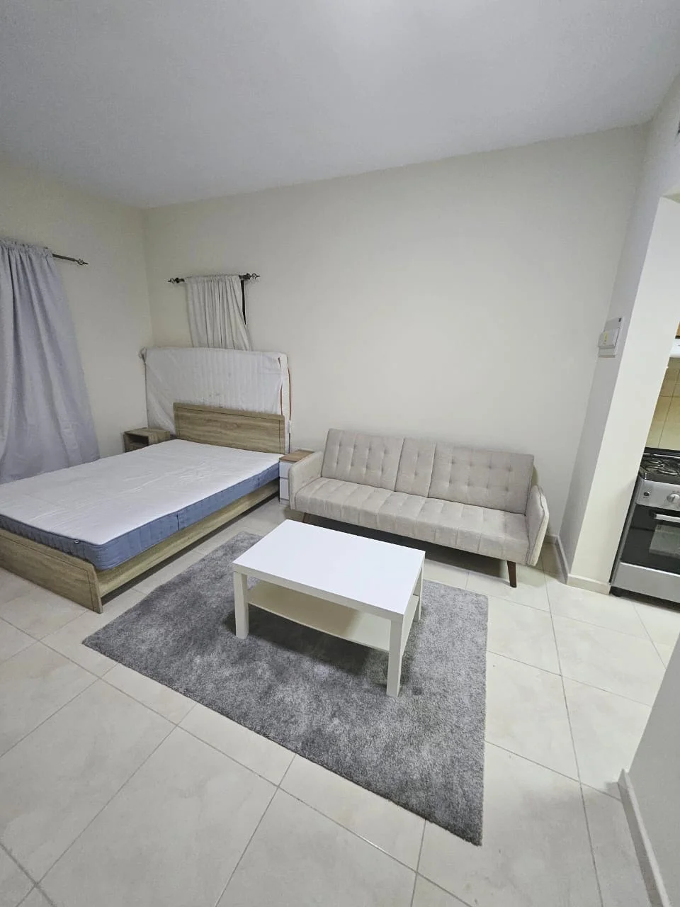 COZY STUDIO FULLY FURNISHED WITH BALCONY 