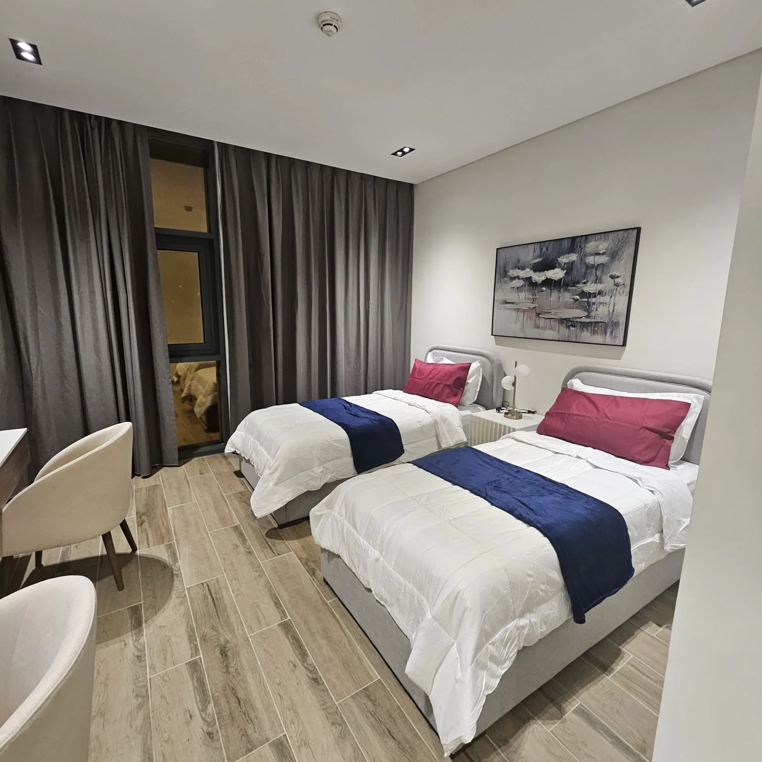 BRAND NEW 2BHK FULLY FURNISHED PARK VIEW