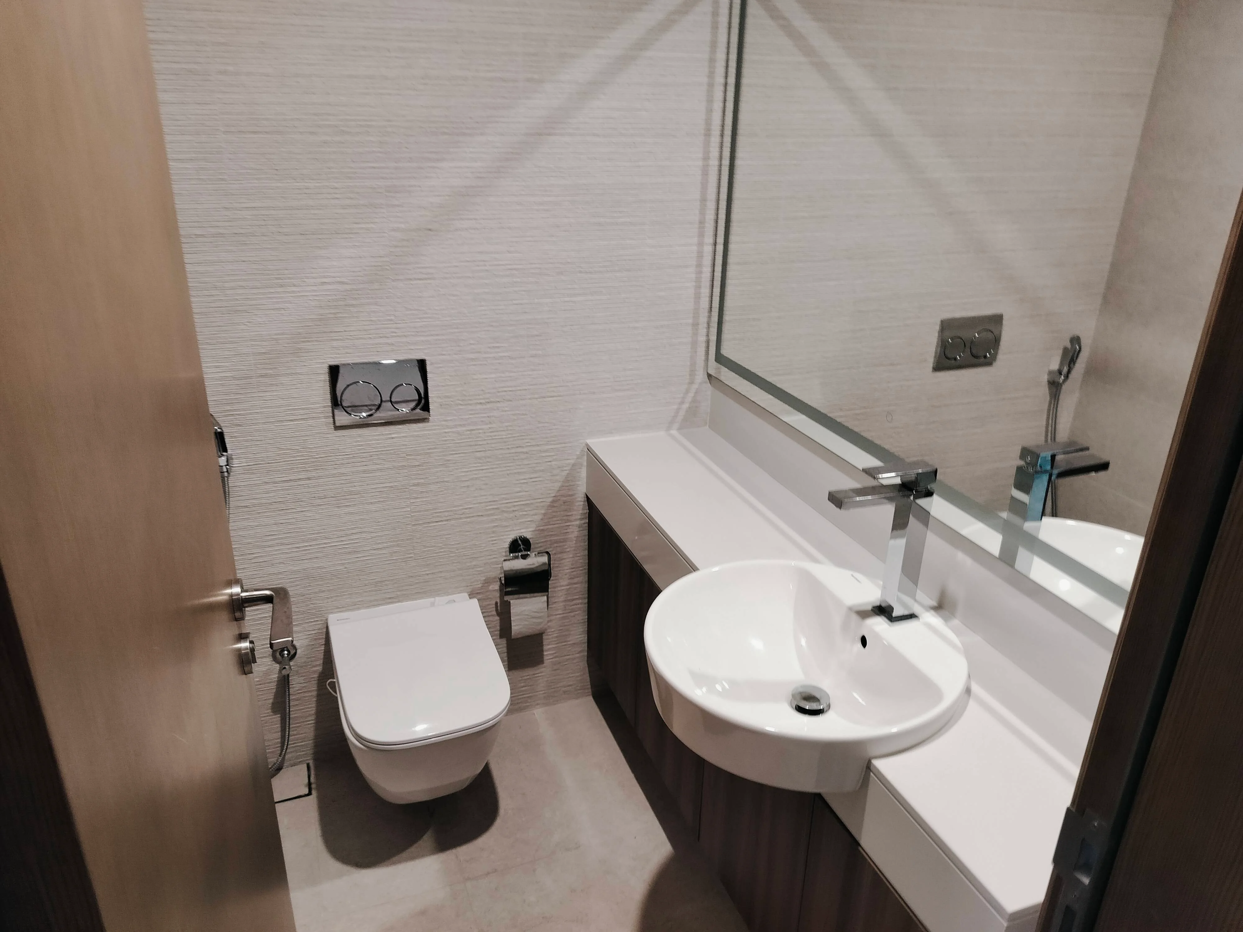 Marina 2 BHK + Maid I FF I EXL I Big Balcony I S V