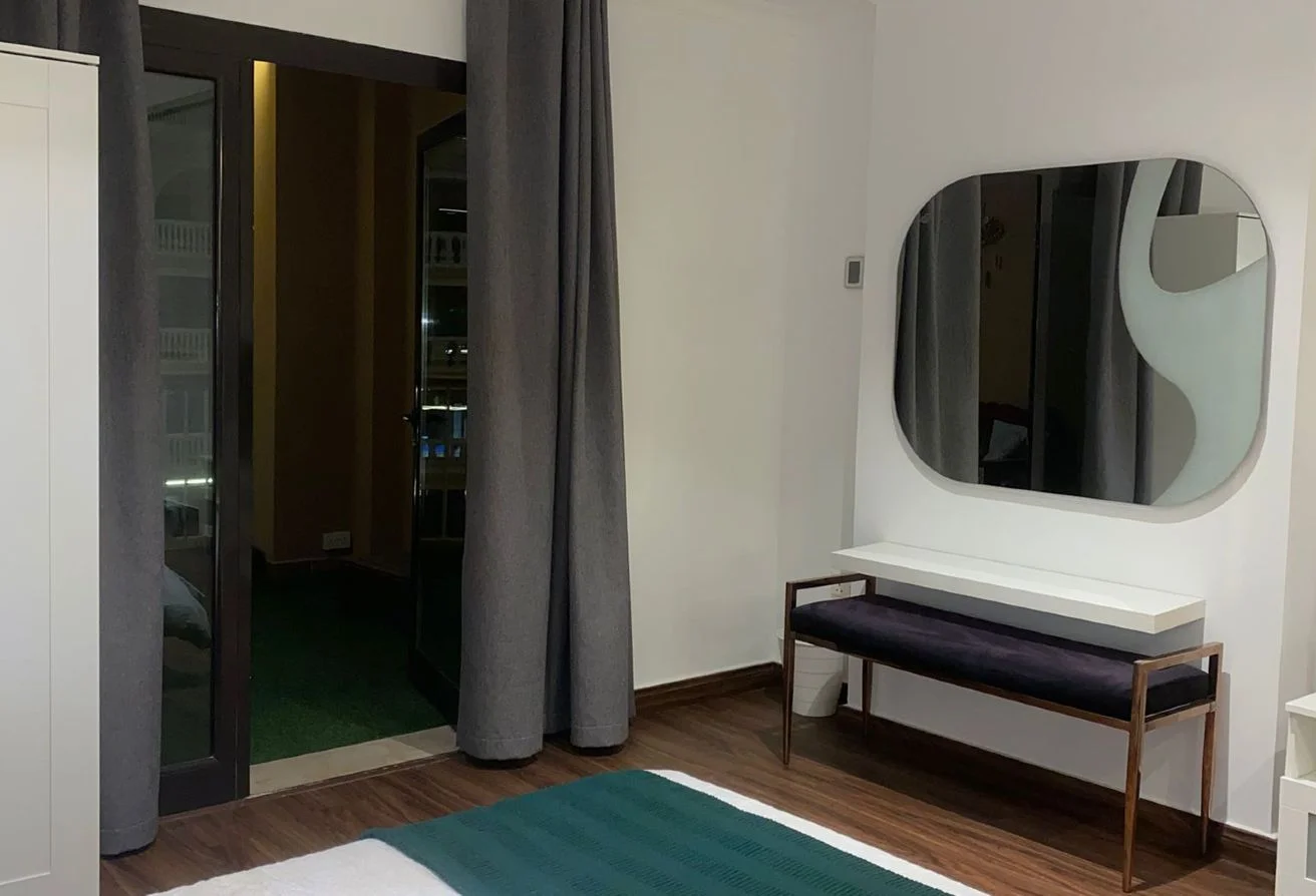 STUNNING STUDIO WITH MARINA AND SEA VIEW IN PEARL