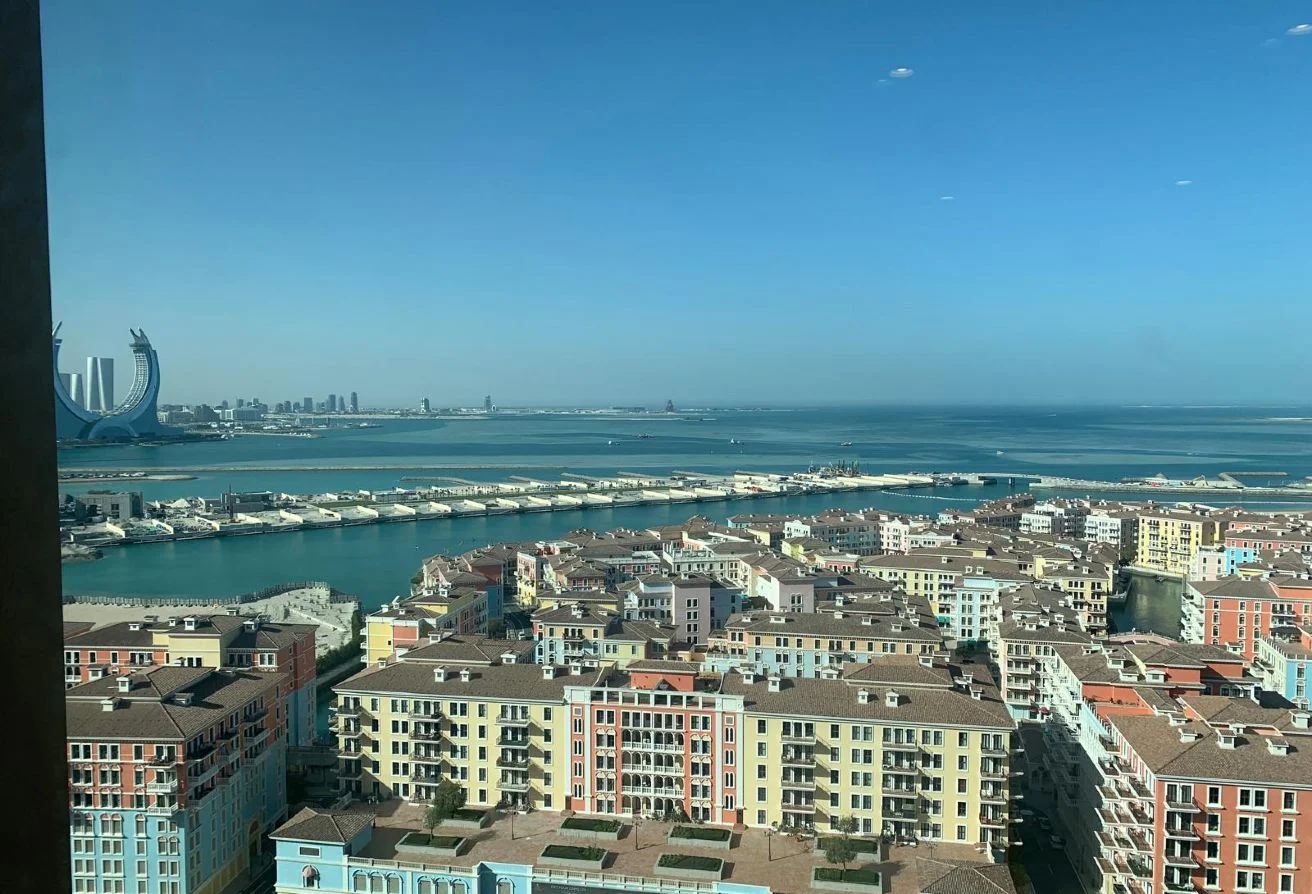 LAVISH STUDIO FULLY FURNISHED HIGHER FLOOR SEAVIEW