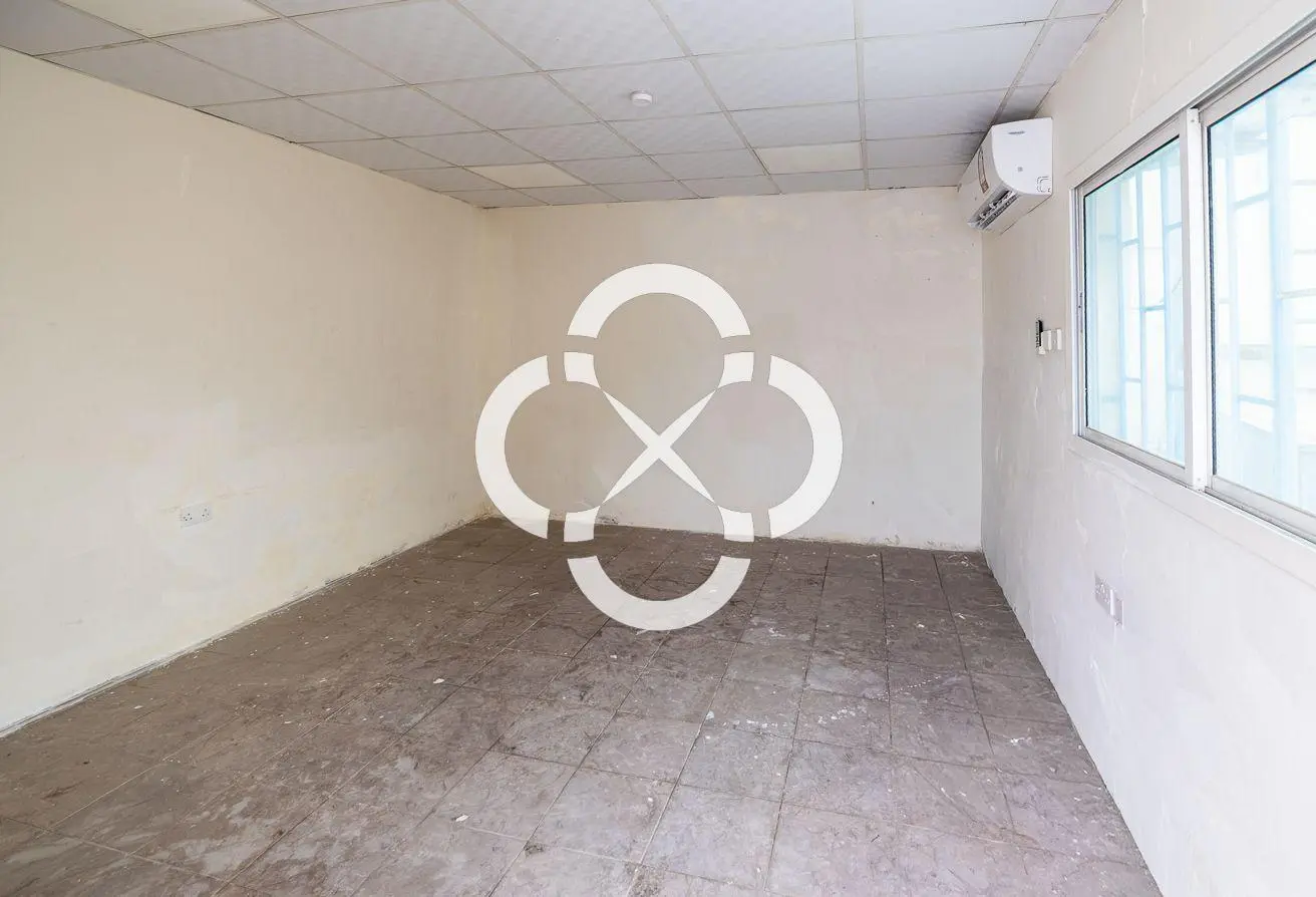 1,700 sqm | General Warehouse | Industrial Area