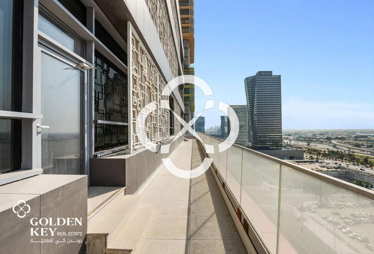 Balcony| Spacious Office space for Rent| Sea View