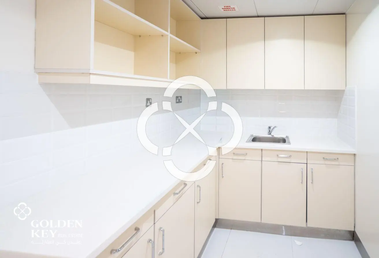 Spacious Office Space – Fully Fitted – West Bay