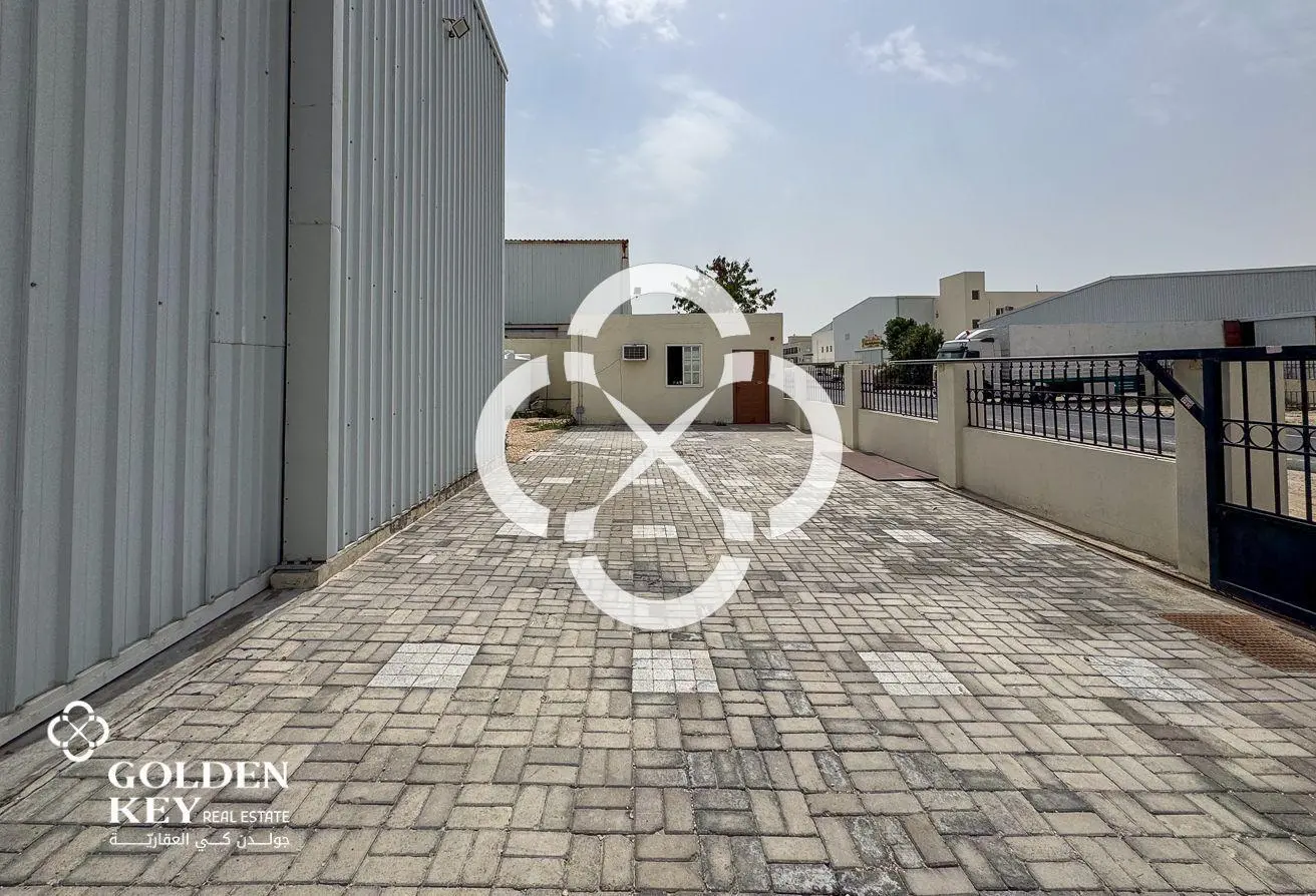 General Warehouse | Main Road | Birkat Al Awamer