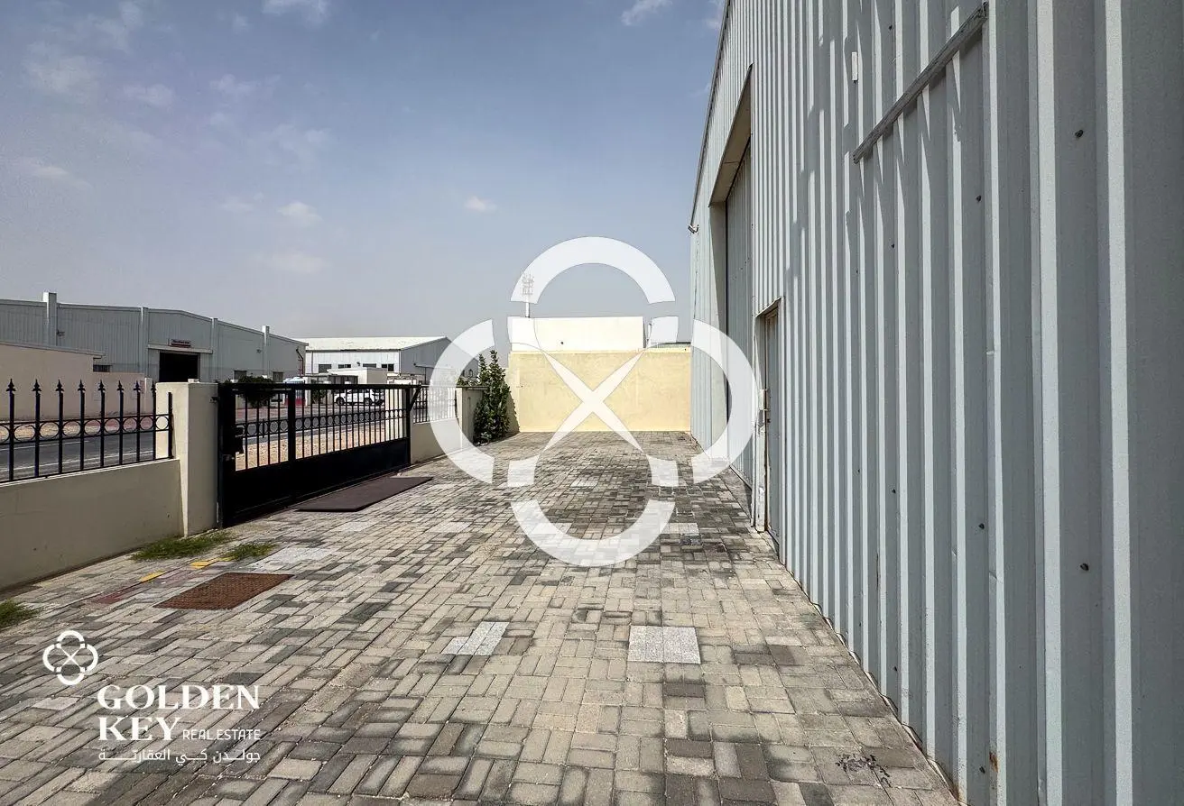 General Warehouse | Main Road | Birkat Al Awamer