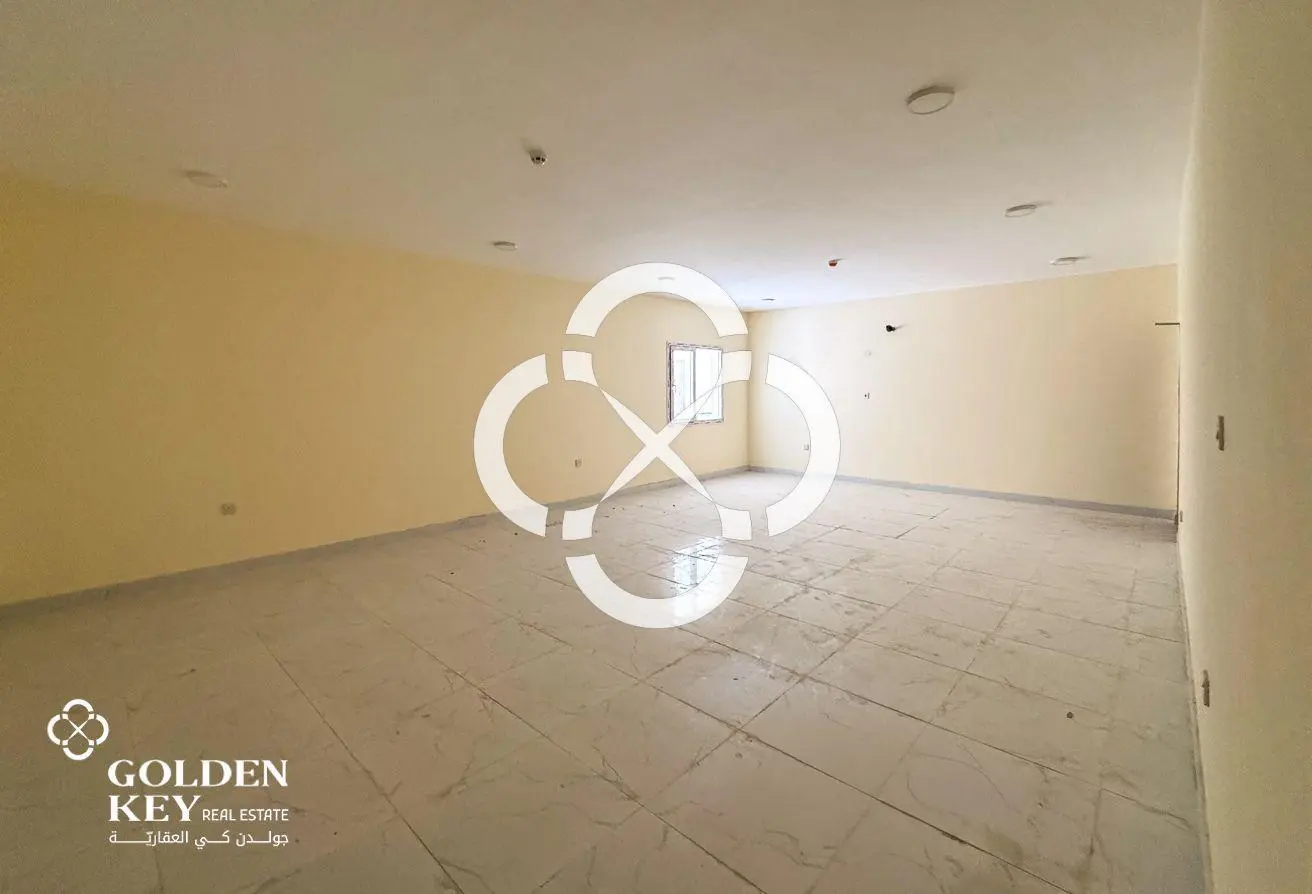 General Warehouse | Main Road | Birkat Al Awamer