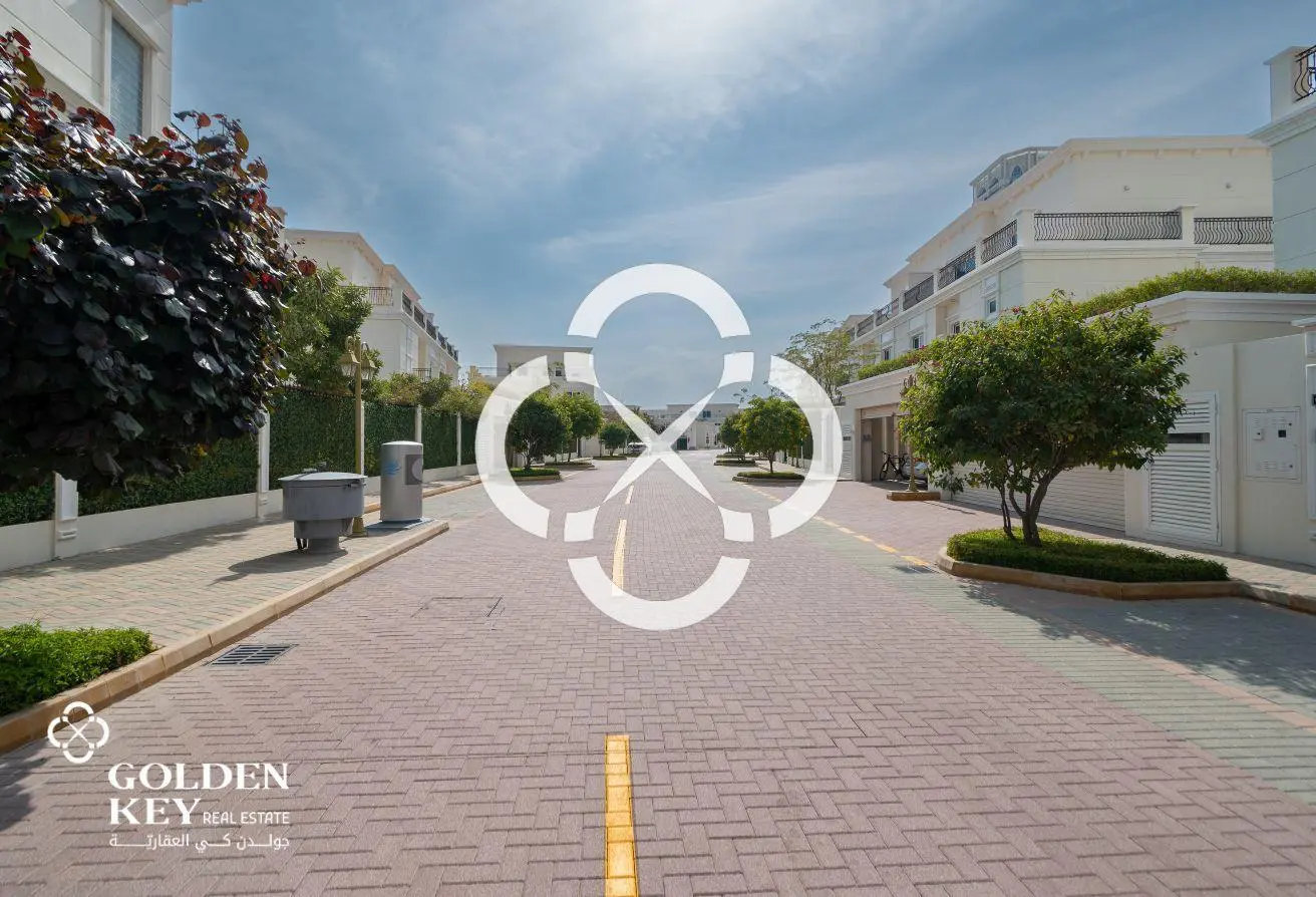 NO COMMISSION | SPACIOUS LAYOUT | VILLA 5BR