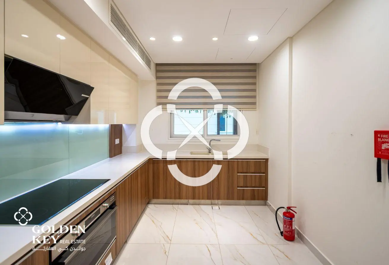 NO COMMISSION | SPACIOUS LAYOUT | VILLA 5BR