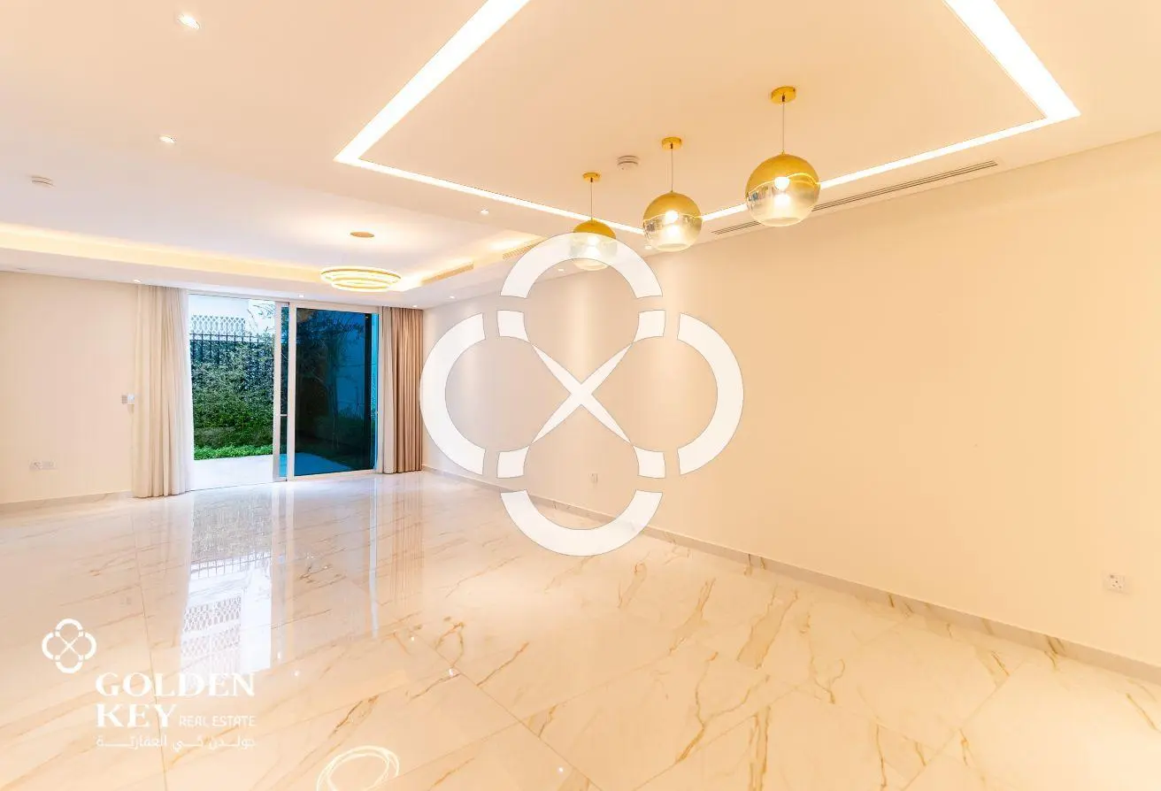 NO COMMISSION | SPACIOUS LAYOUT | VILLA 5BR