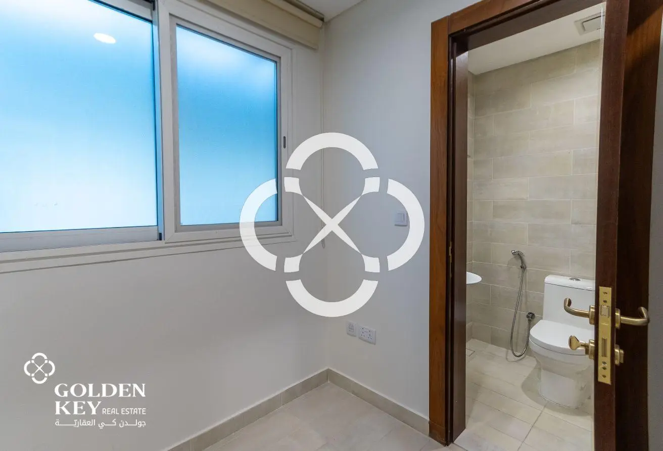 NO COMMISSION | SPACIOUS LAYOUT | VILLA 5BR