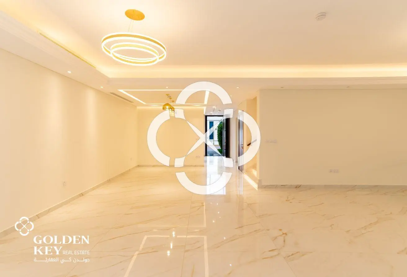 NO COMMISSION | SPACIOUS LAYOUT | VILLA 5BR