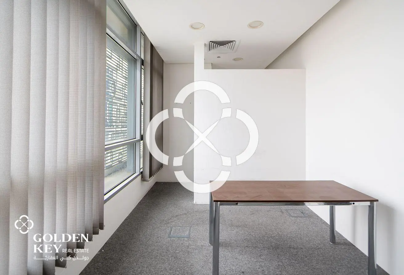 Ready-to-Move-In Office in Lusail Business Center - view 2