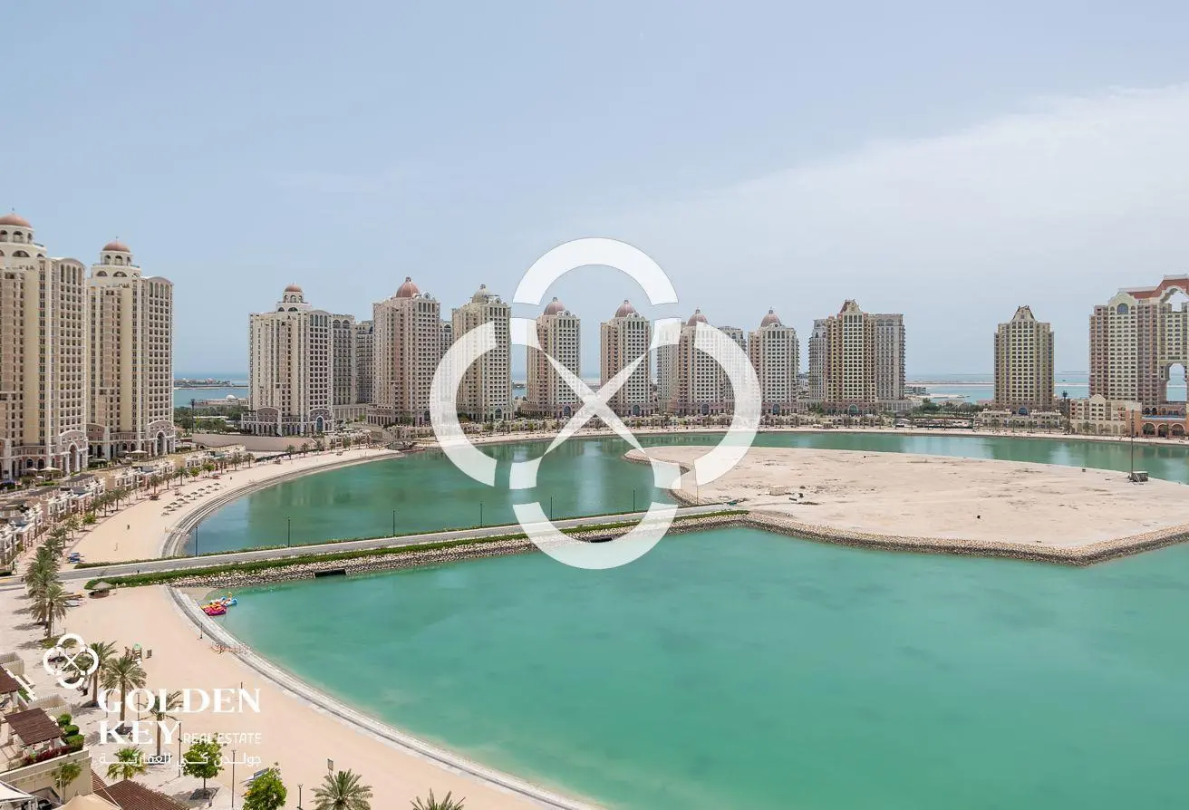 Beach Access| Bills Included | Weekly Housekeeping