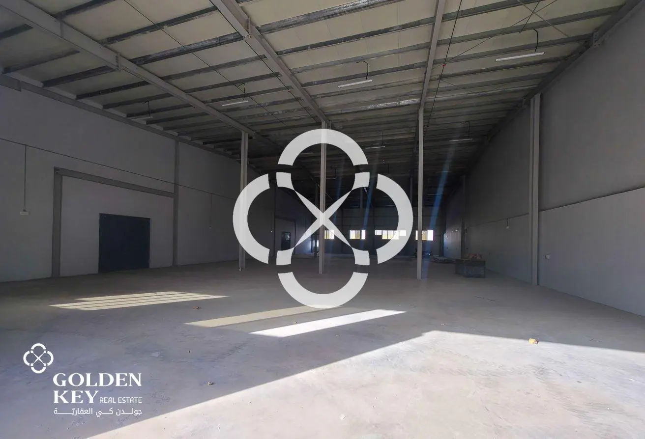 Spacious 4,000 sqm Warehouse | Birkat Al Awamer