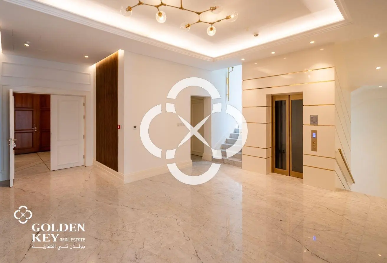 5BR+ | Luxury Villa | Privet pool | Beach access
