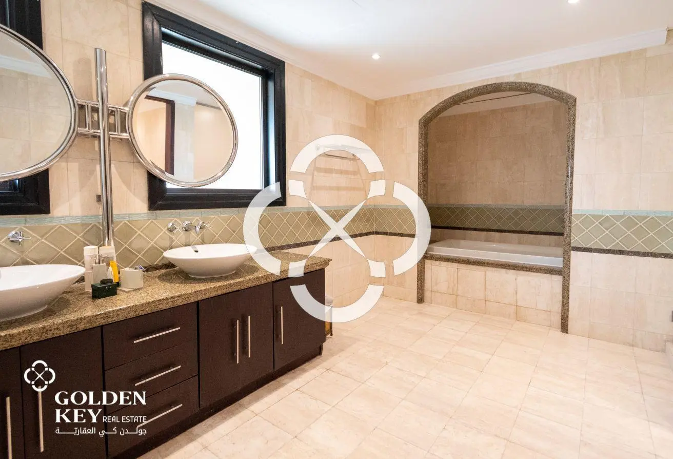 Sea View – Luxury 5BR+2 Maid Penthouse – The Pearl