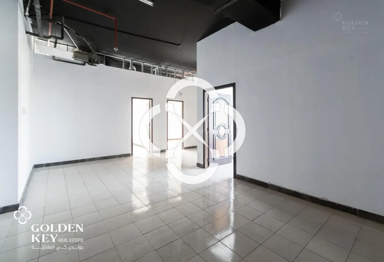 Premium Office Space | Semi-Fitted | Al Sadd - view 2
