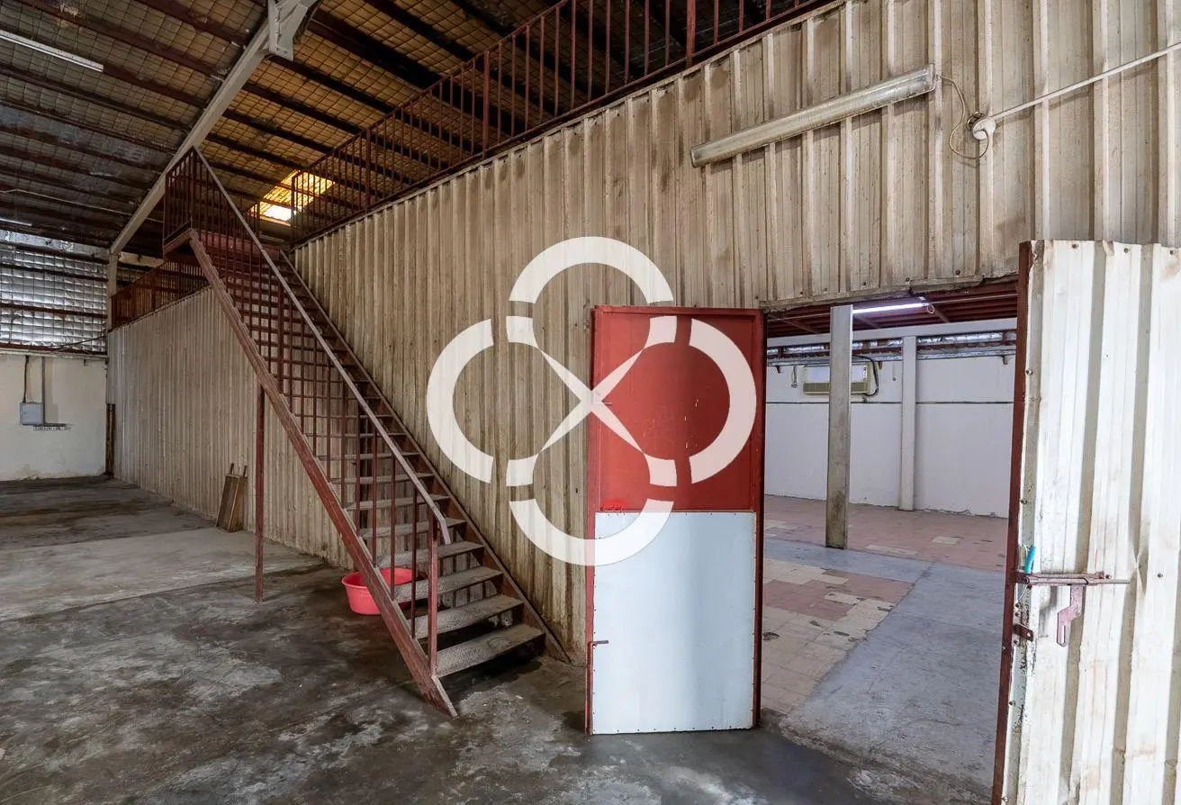 Spacious Warehouse with Cold Storage and Offices