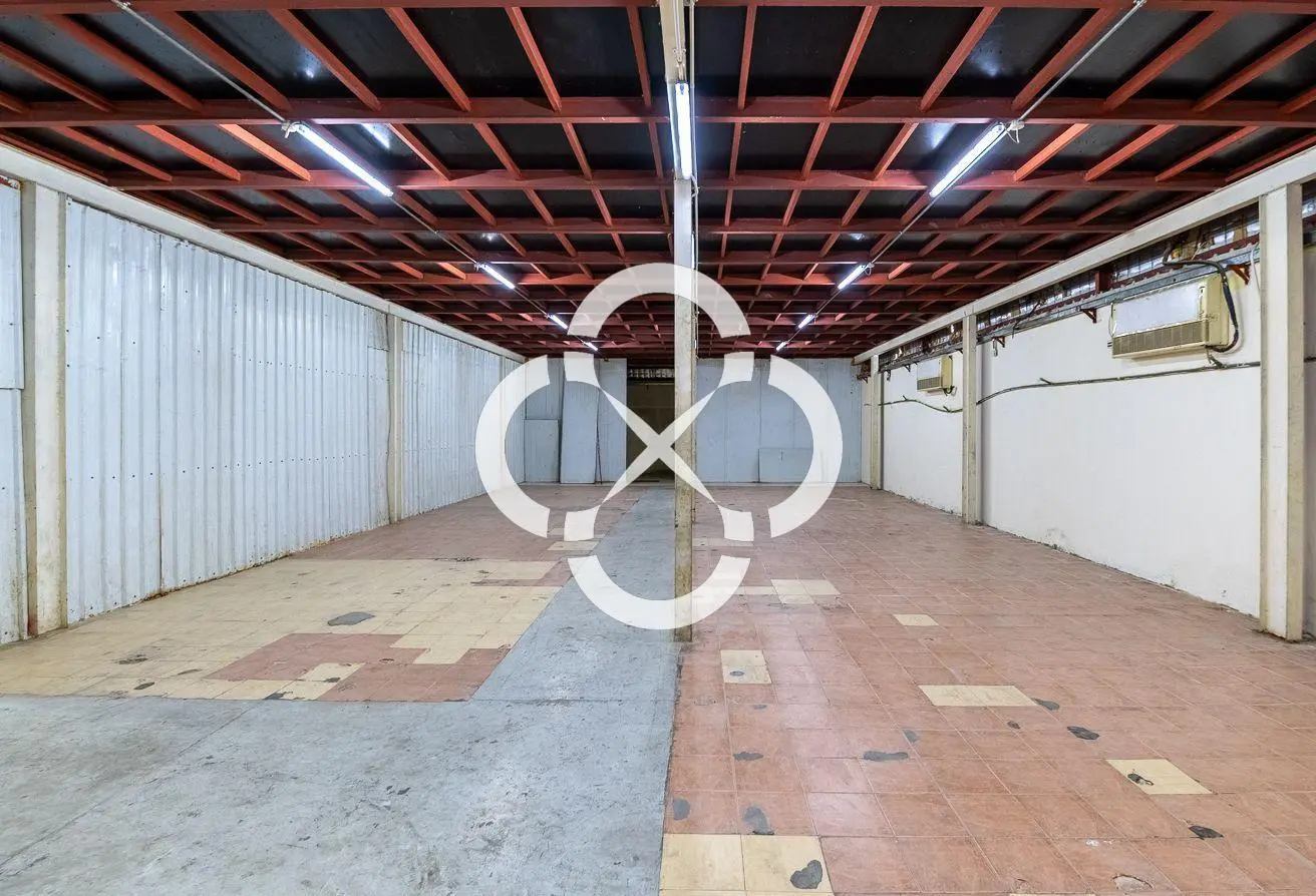 Spacious Warehouse with Cold Storage and Offices