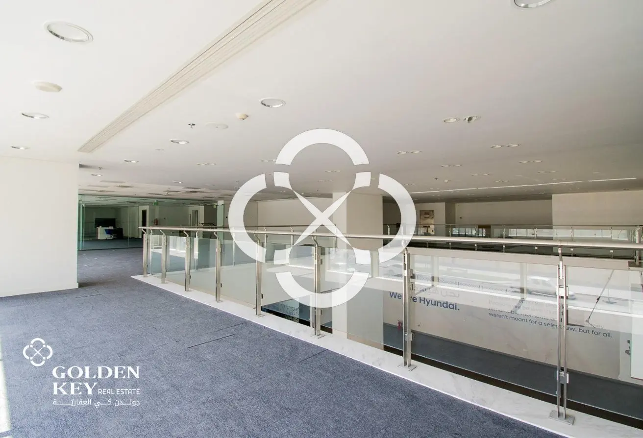 High-Visibility Showroom – Ground + Mezzanine