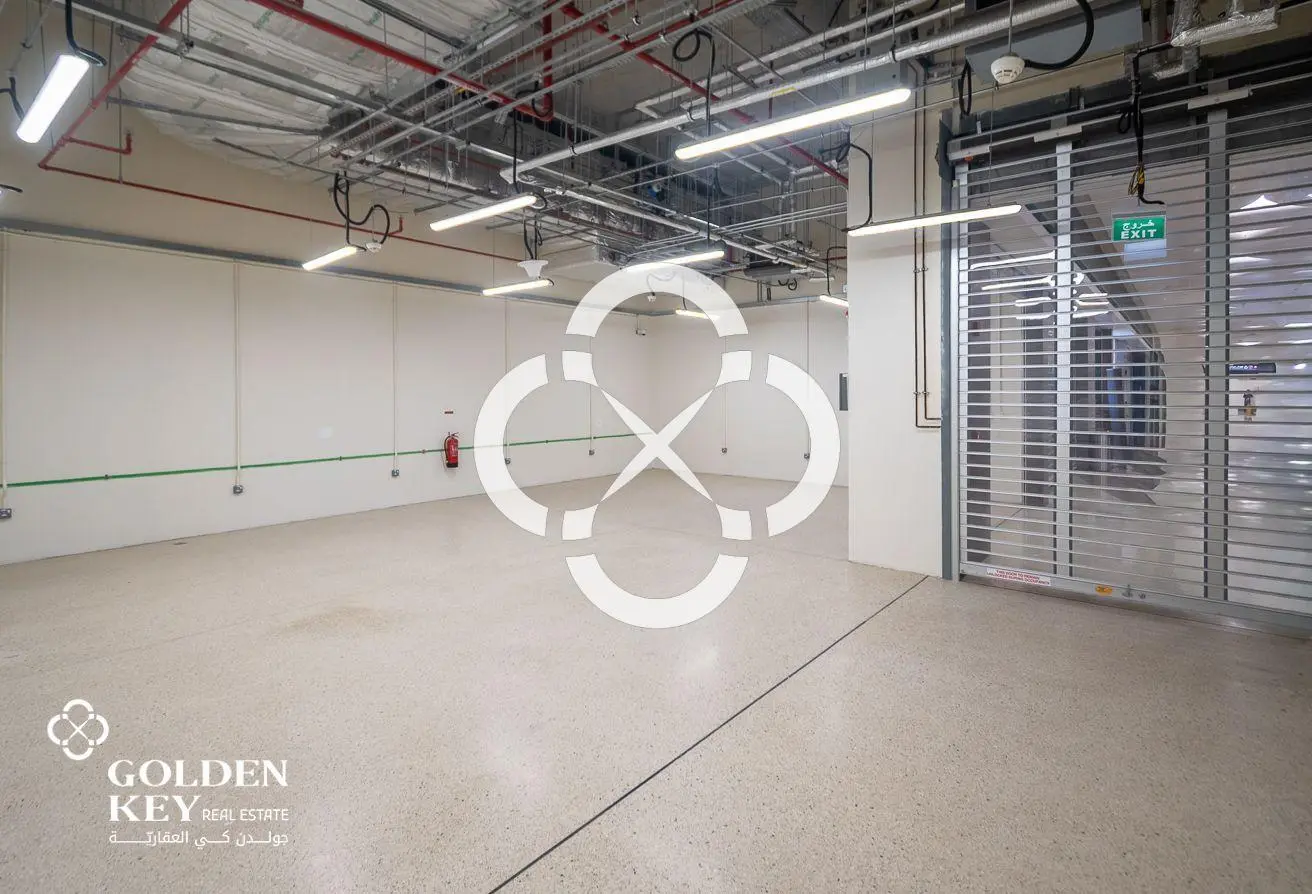 Spacious Retail Space – Metro Station