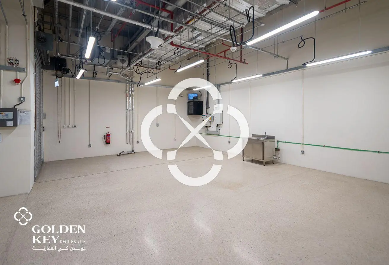 Spacious Retail Space – Metro Station