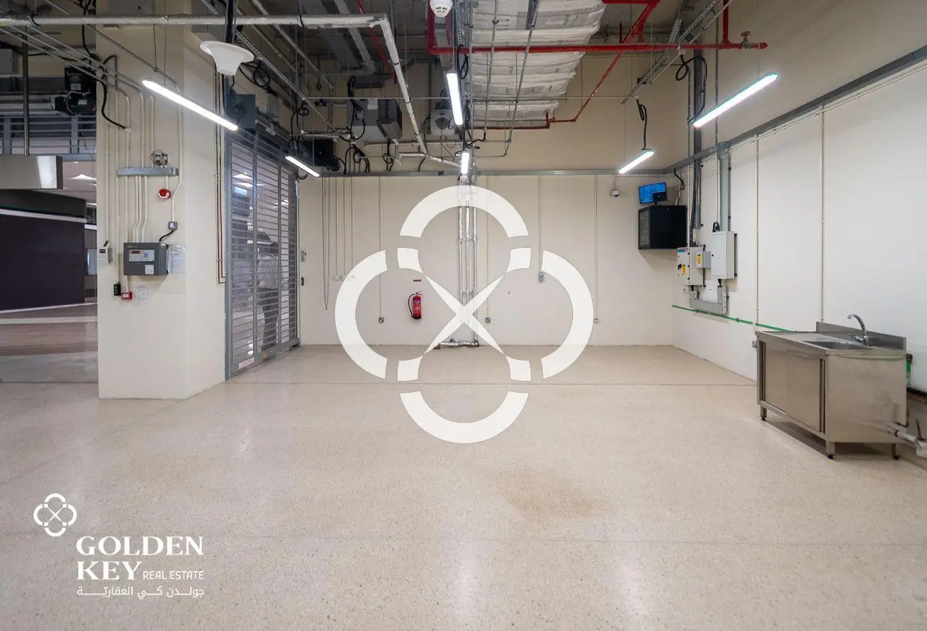 Spacious Retail Space – Metro Station
