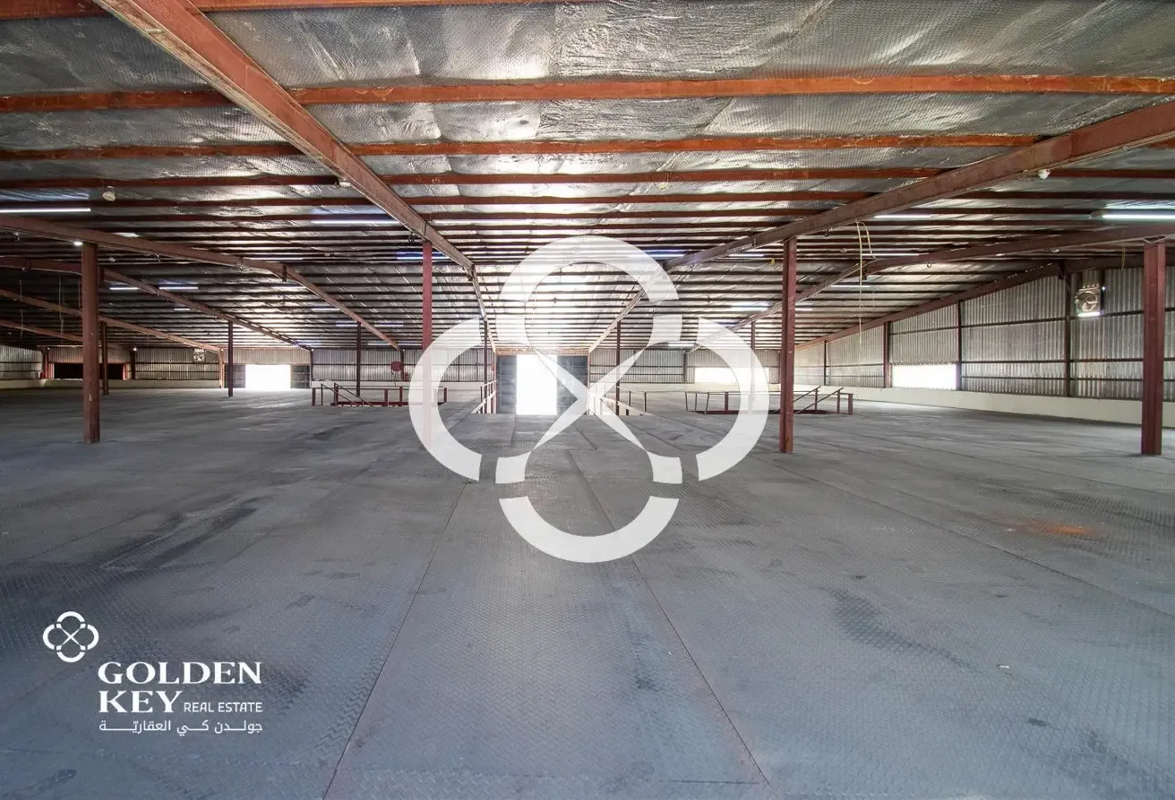 General Store + Rooms | 2000 SQM | Prime Location