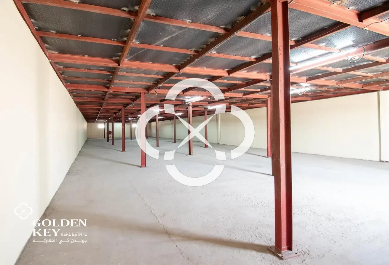 General Store + Rooms | 2000 SQM | Prime Location