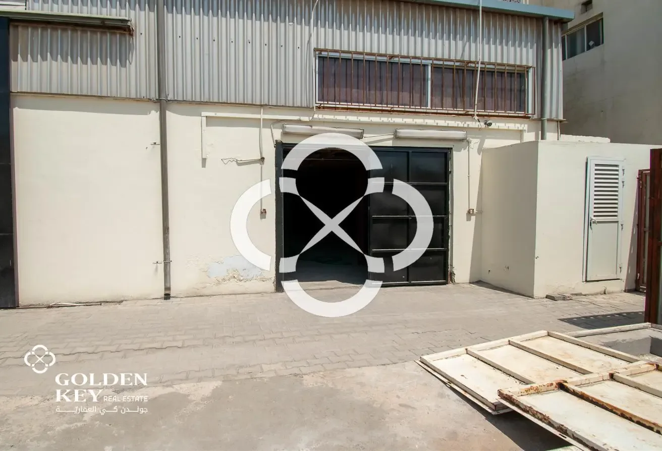General Store + Rooms | 2000 SQM | Prime Location